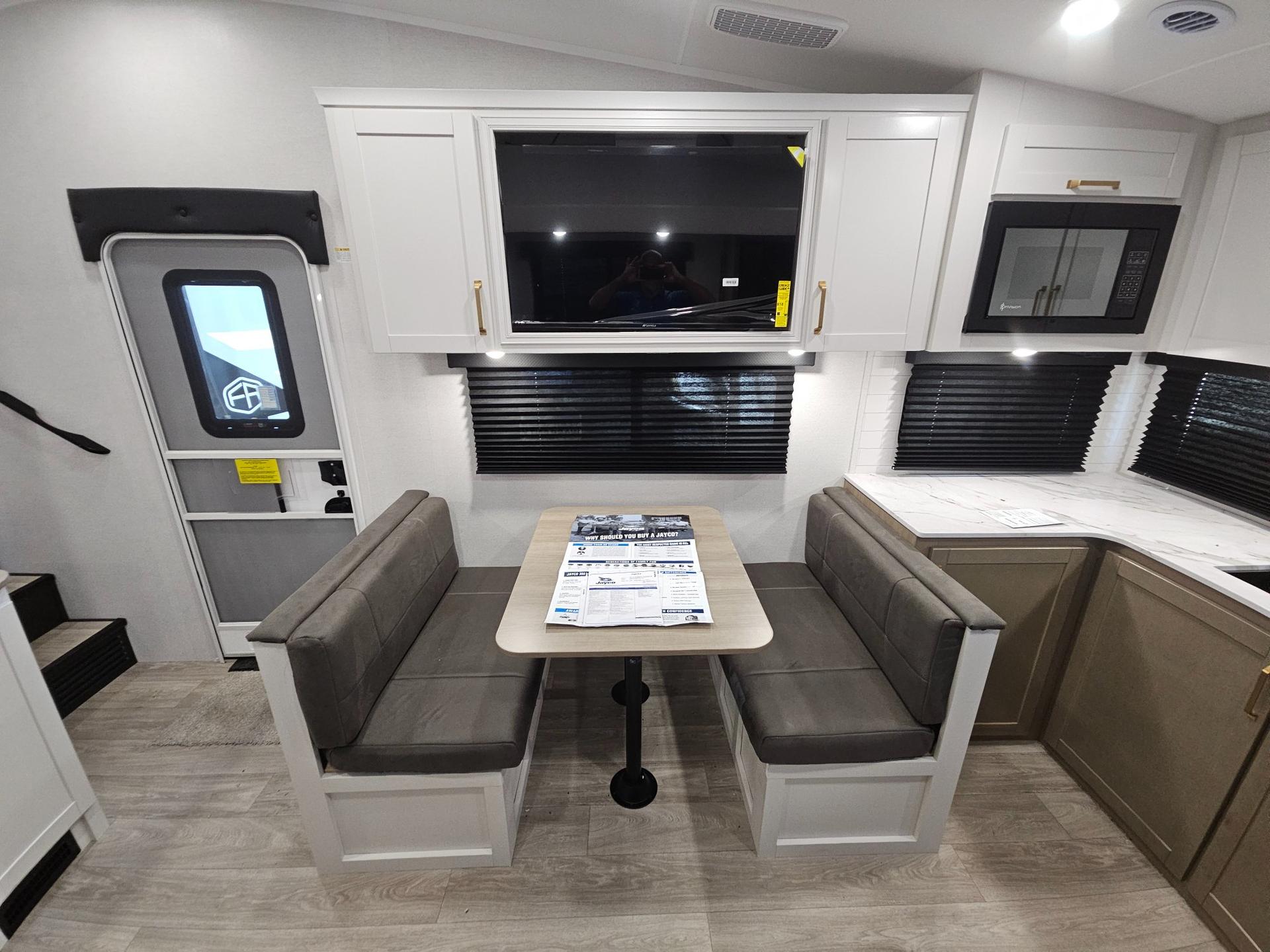 2027 Jayco 2027 Jayco Eagle SLE - thumbnail 8