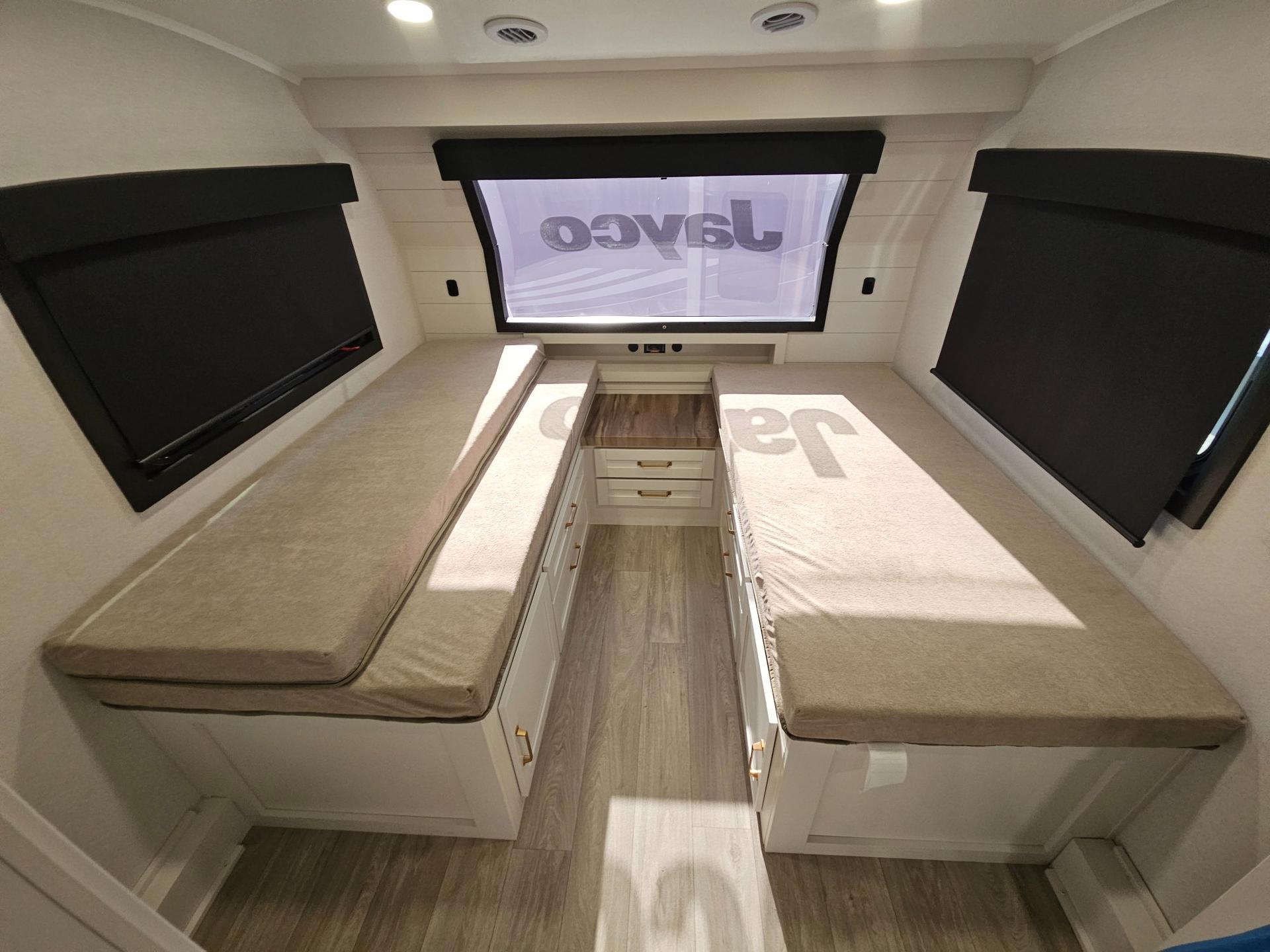 2027 Jayco 2027 Jayco Eagle - thumbnail 33