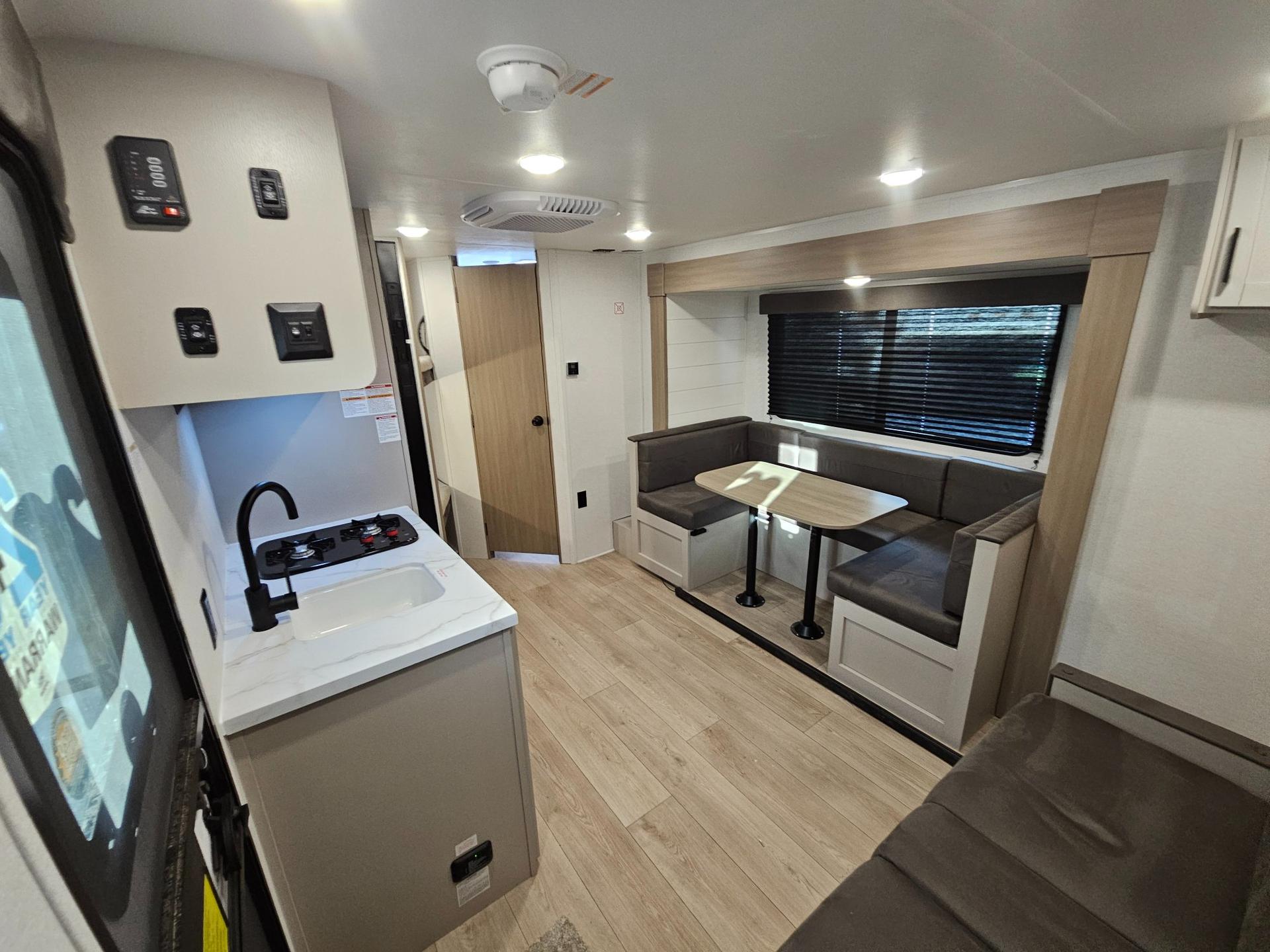 2027 Jayco 2027 Jayco Jay Flight - thumbnail 5