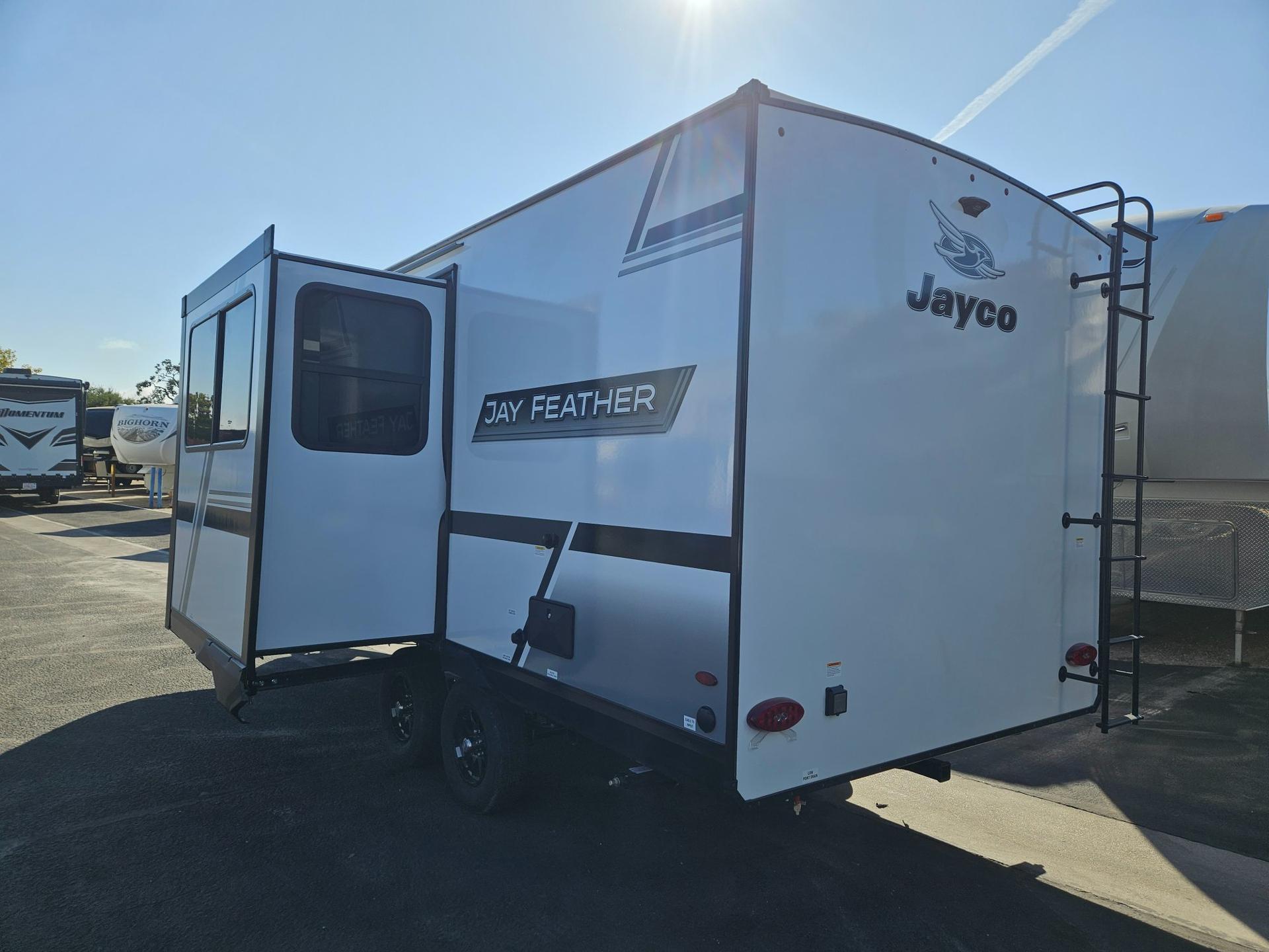 2027 Jayco 2027 Jayco Jay Feather - thumbnail 3