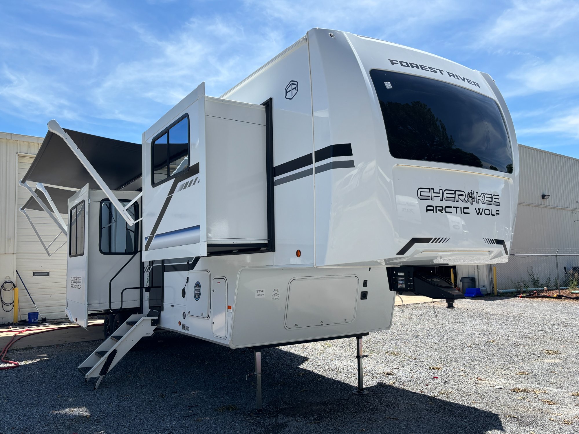 2026 Forest River Cherokee Arctic Wolf 3950SUITE