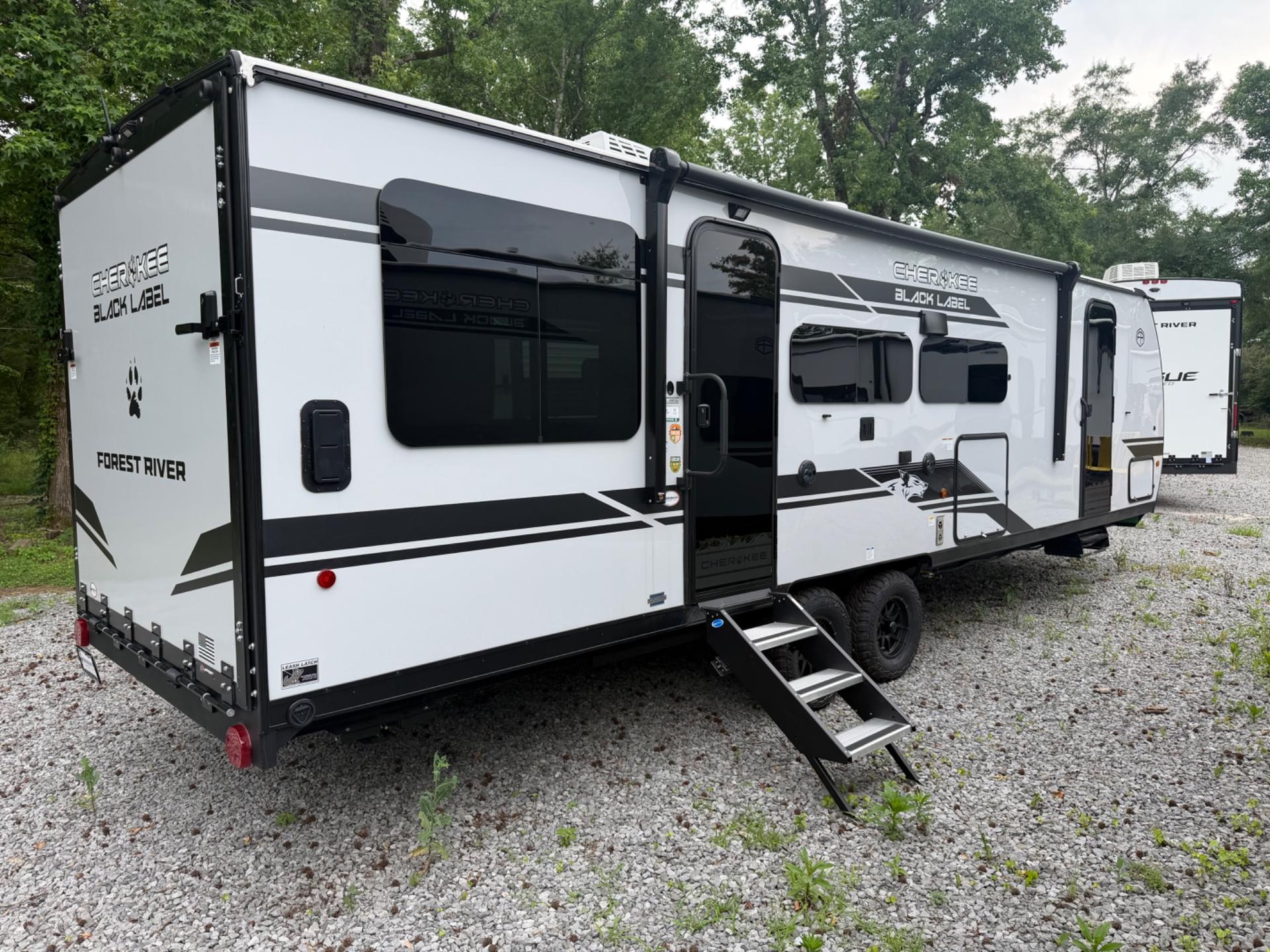 2026 Forest River 2026 Forest River Cherokee Grey Wolf Black Label Toy Hauler - thumbnail 6