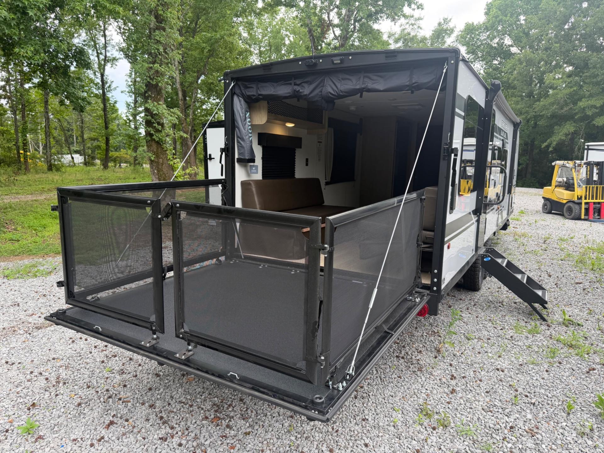 2026 Forest River 2026 Forest River Cherokee Grey Wolf Black Label Toy Hauler - thumbnail 10