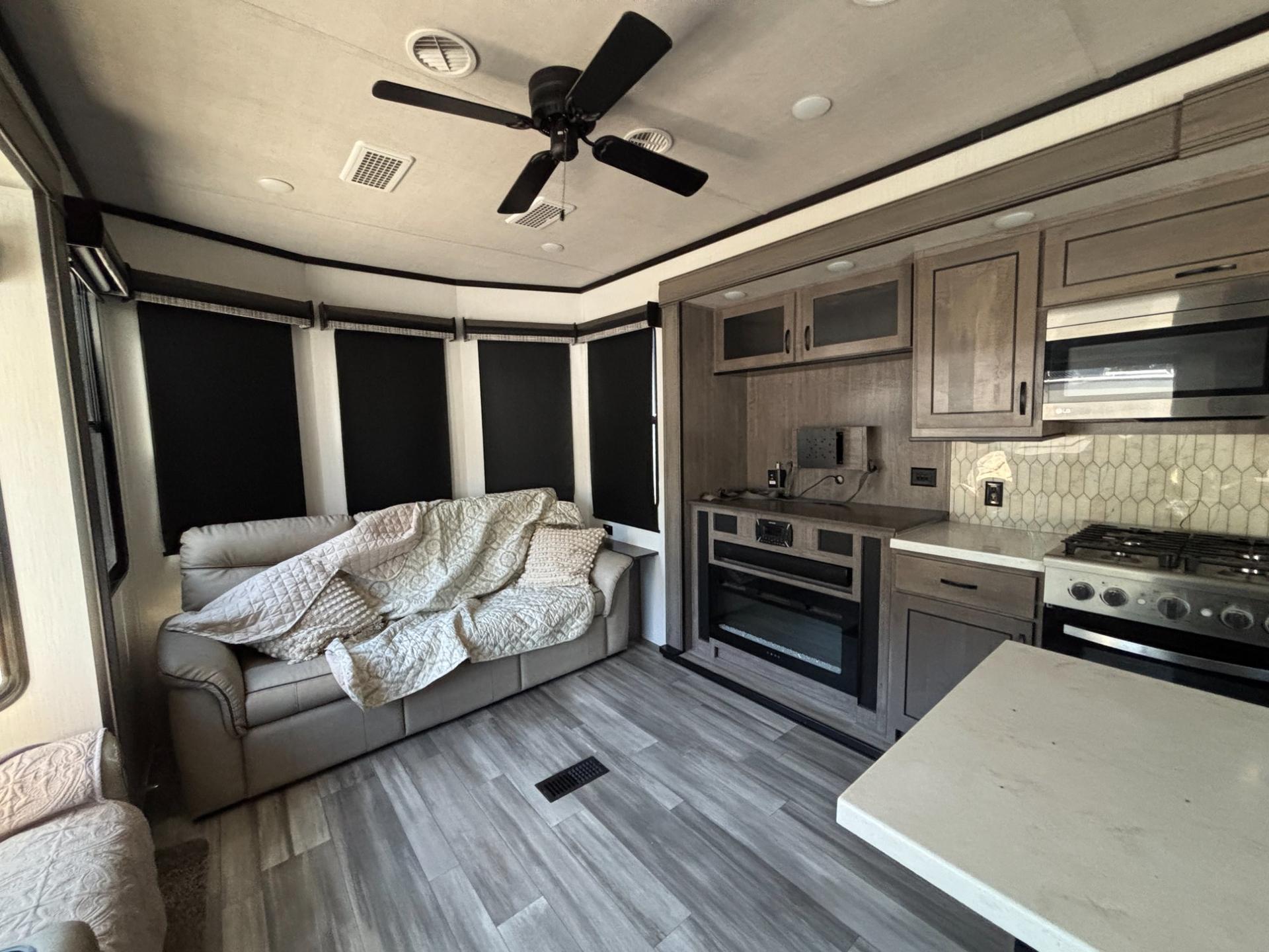 2022 Forest River 2022 Forest River Cedar Creek Cottage - thumbnail 12