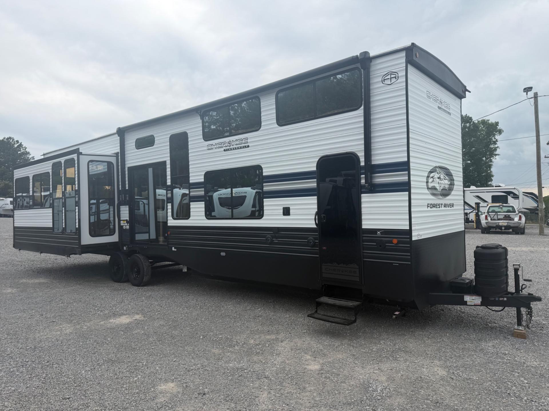 2027 FOREST RIVER CHEROKEE TIMBERWOLF 39JM