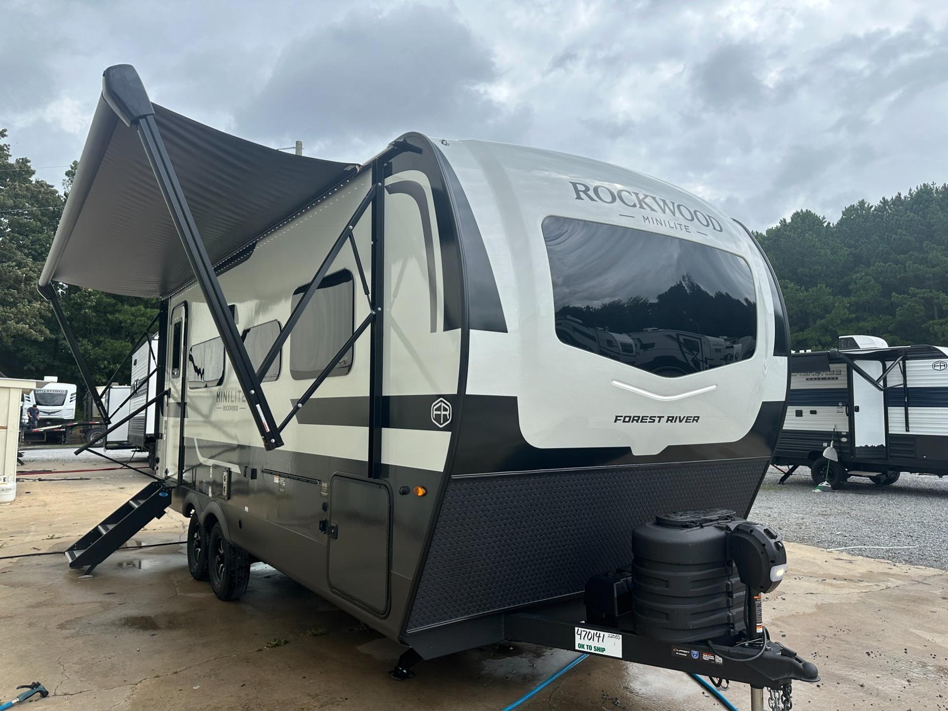 2027 Forest River Rockwood Mini Lite 2205S