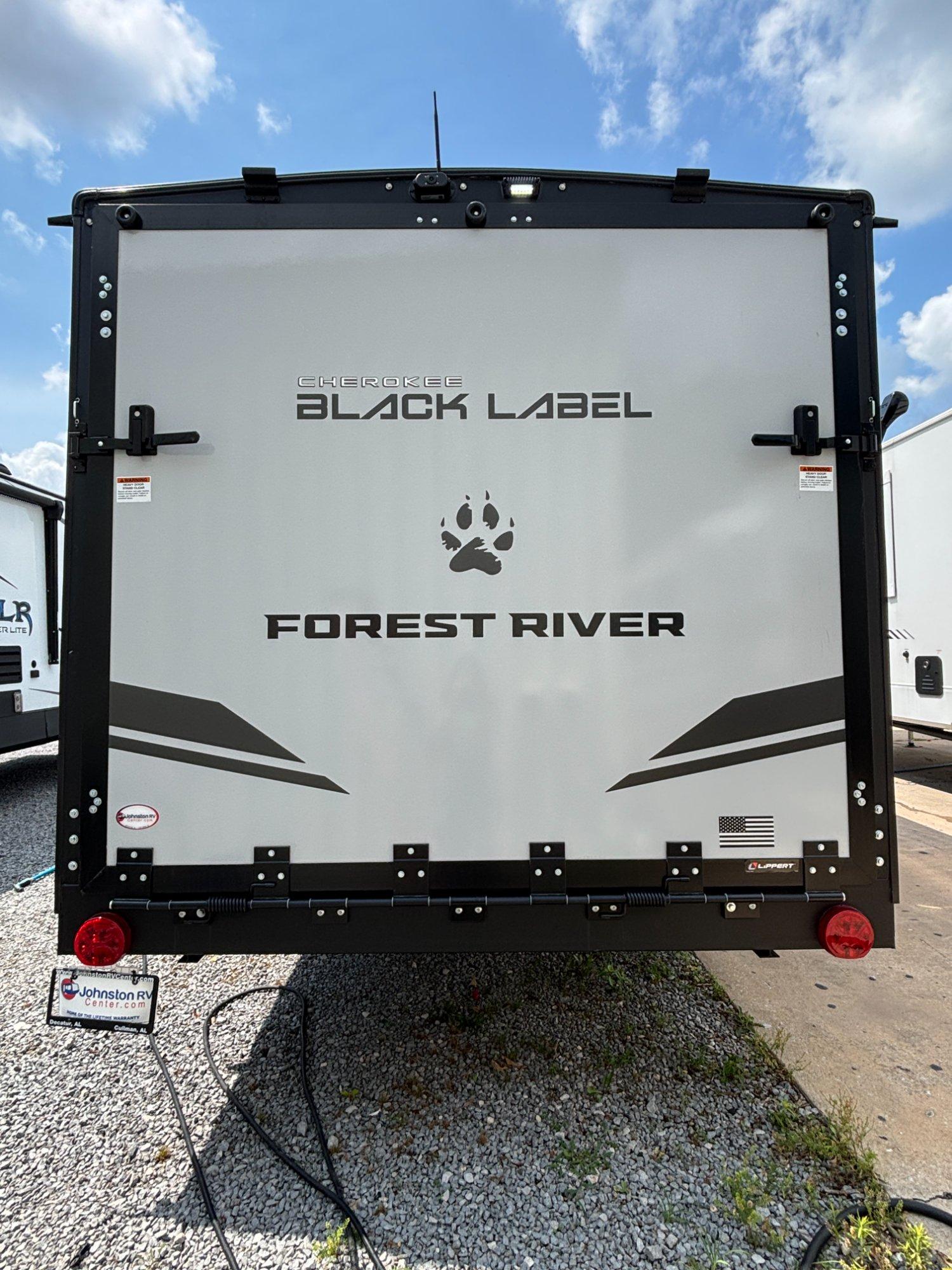 2027 Forest River 2027 Forest River Cherokee Grey Wolf Black Label - thumbnail 7