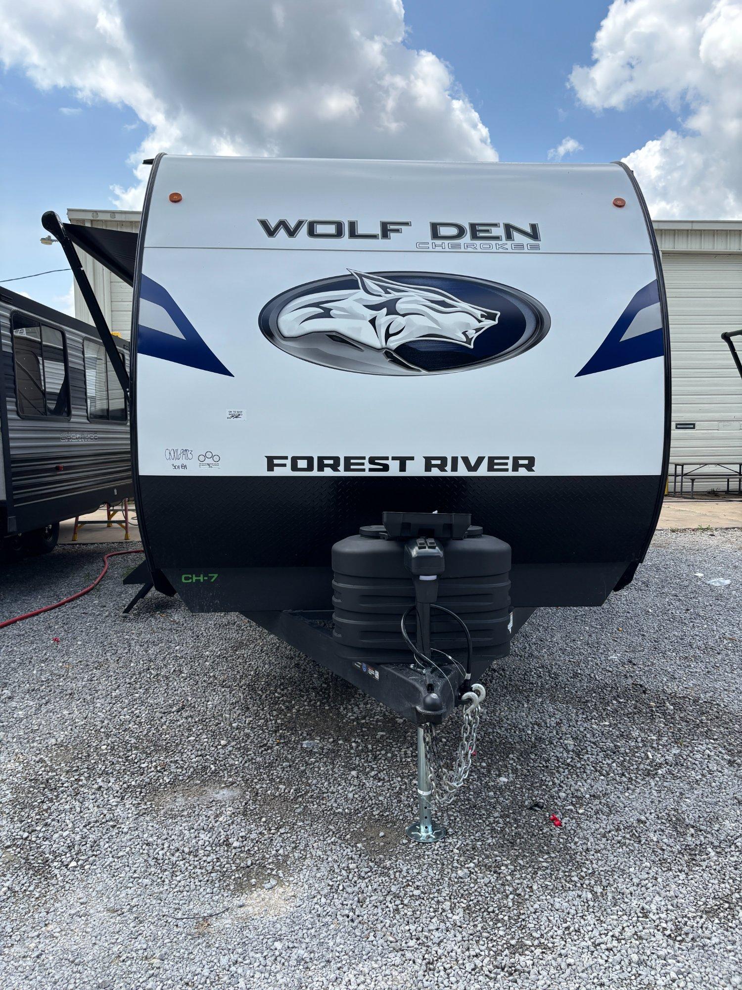 2027 Forest River 2027 Forest River Cherokee Wolf Den - thumbnail 5