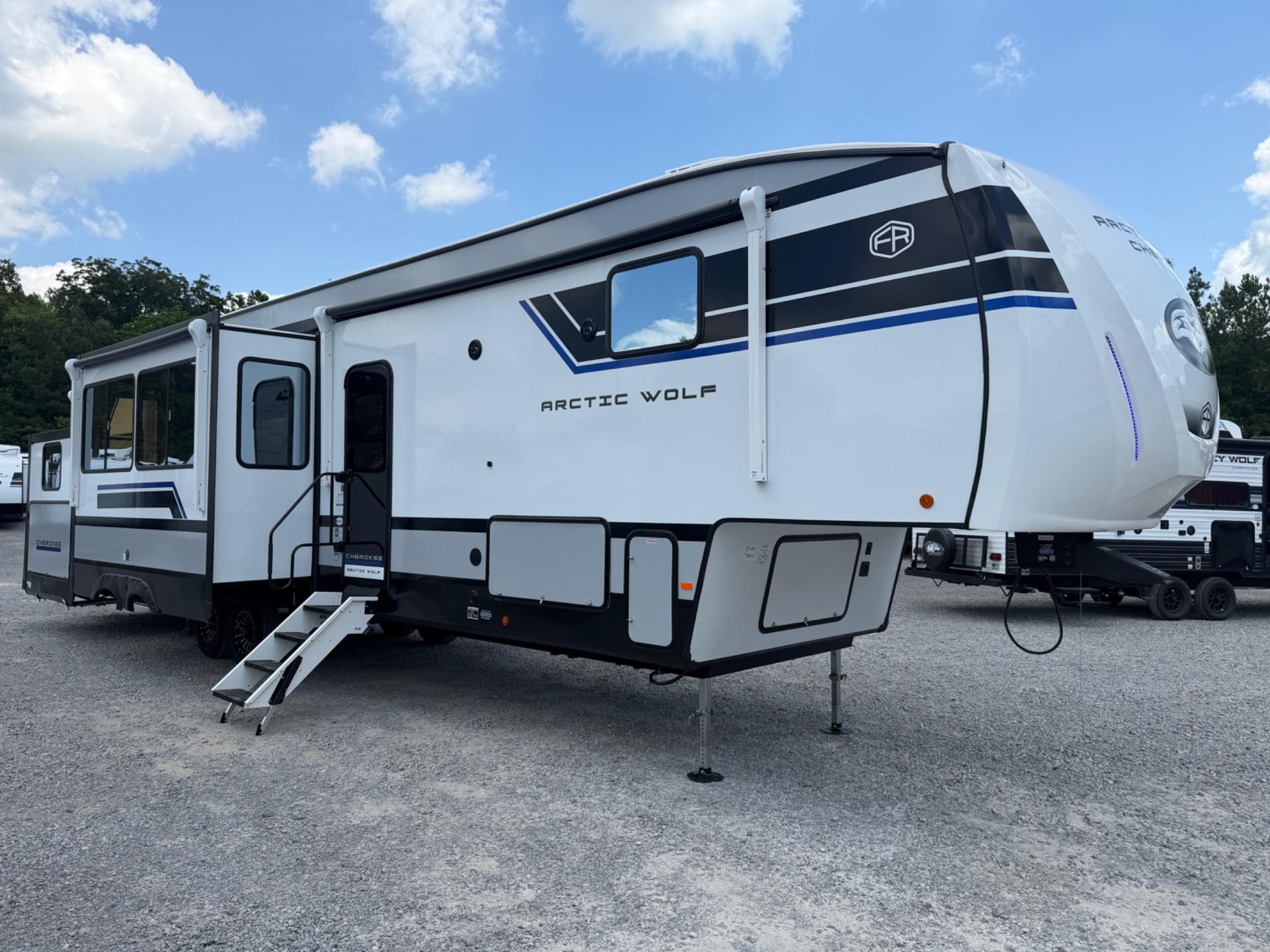 2027 Forest River Cherokee Arctic Wolf 37LOFT