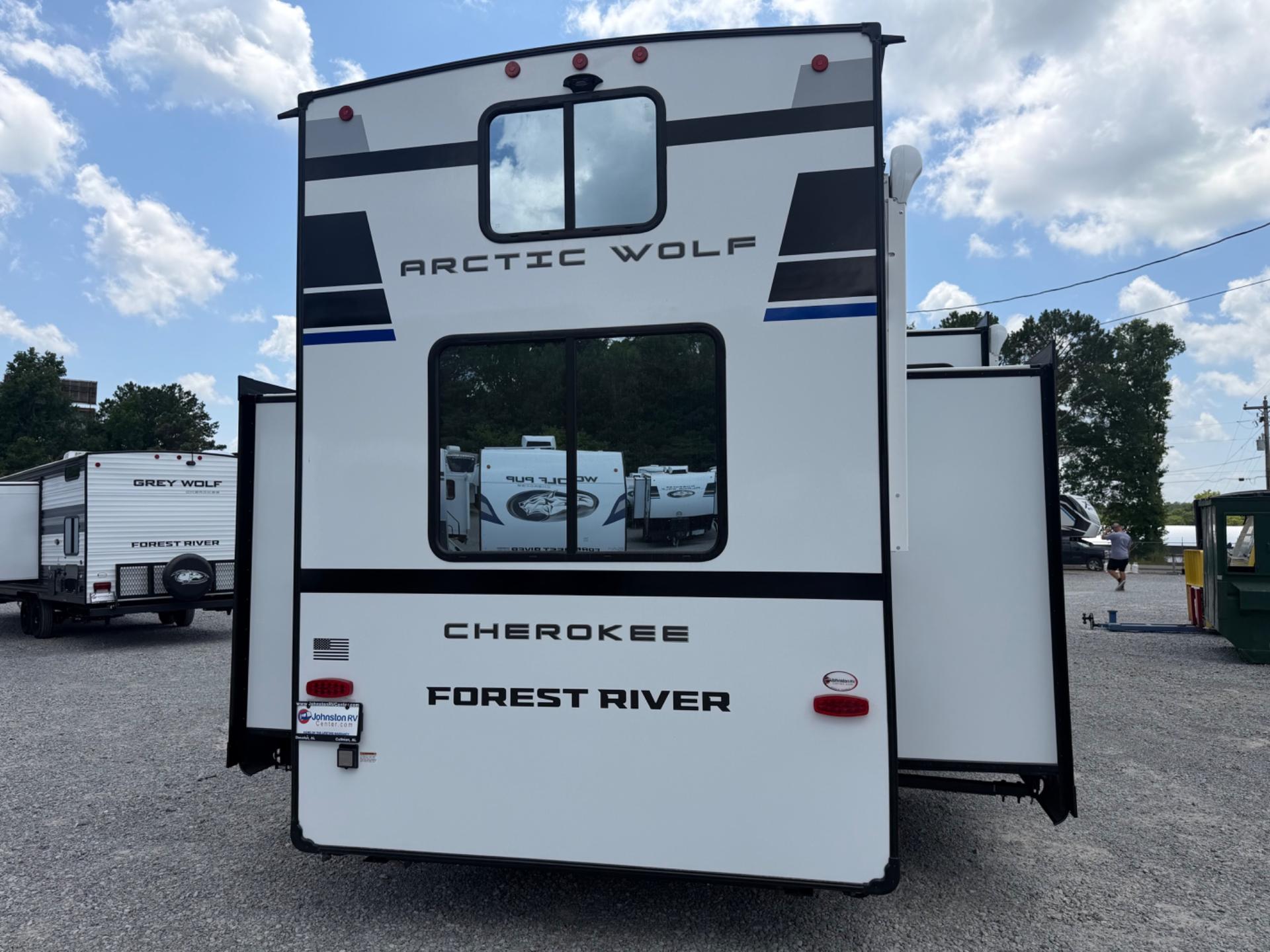 2027 Forest River 2027 Forest River Cherokee Arctic Wolf - thumbnail 6