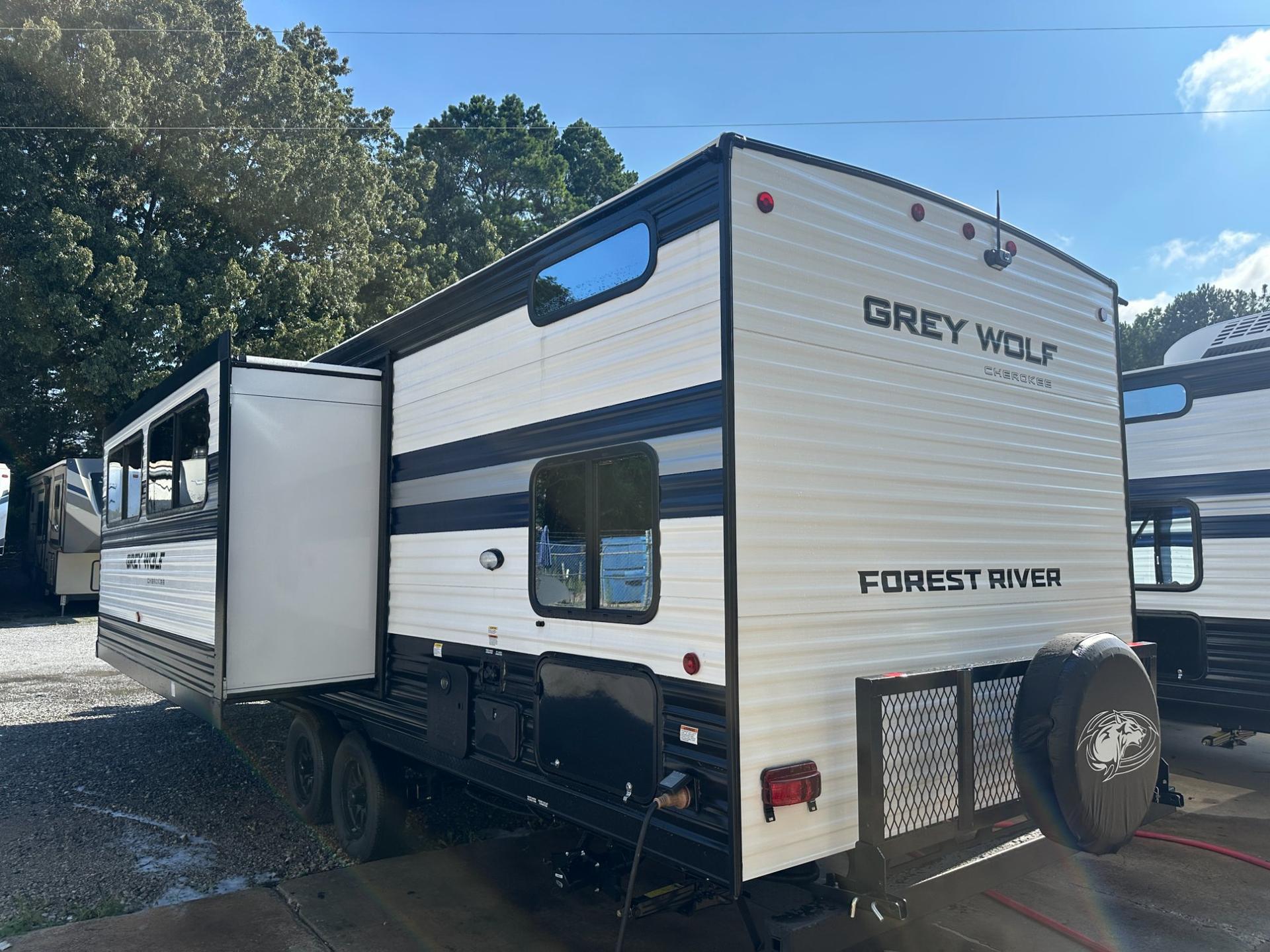 2027 Forest River 2027 Forest River Cherokee Grey Wolf - thumbnail 5