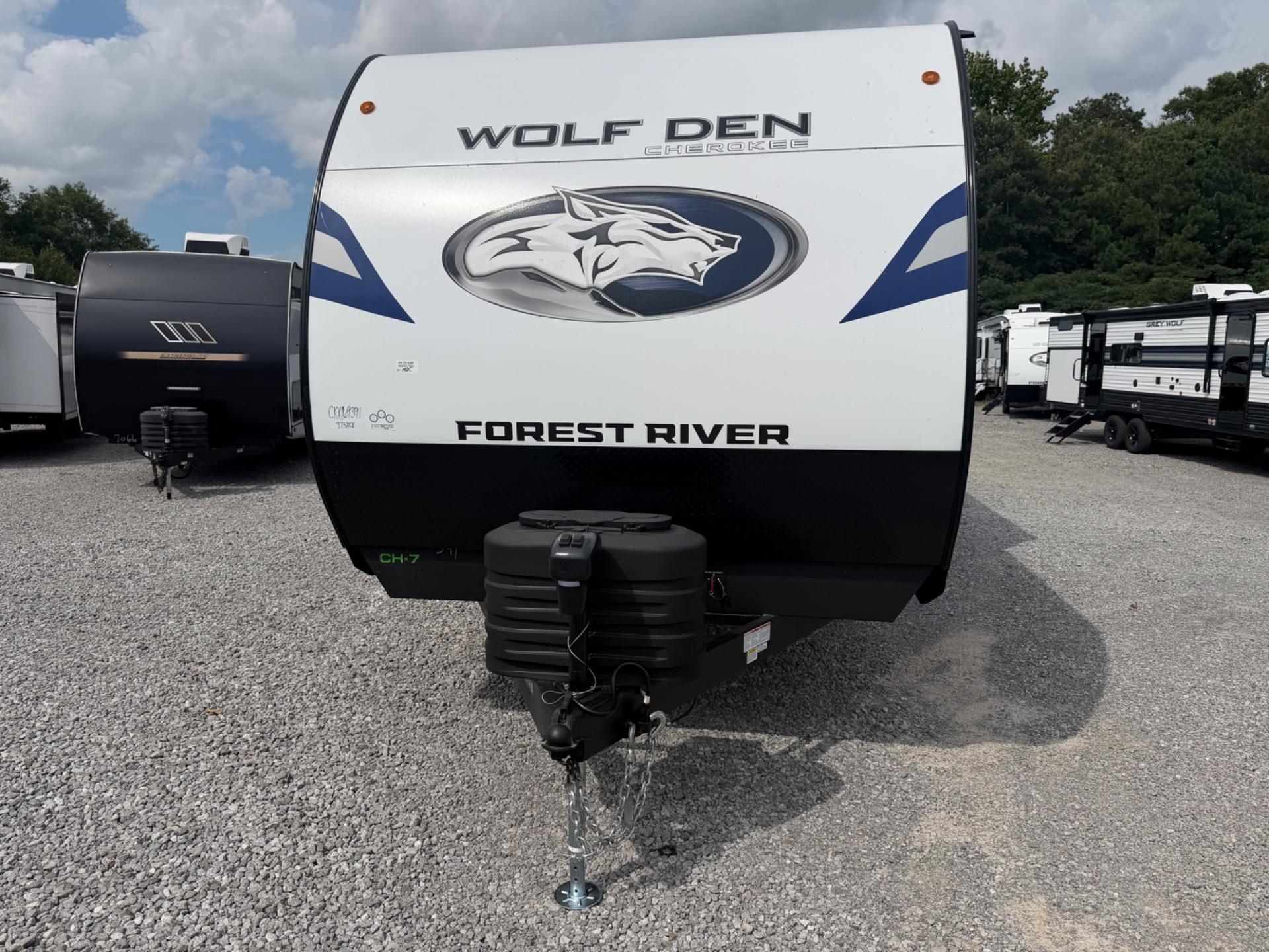 2027 Forest River 2027 Forest River Cherokee Wolf Den - thumbnail 5