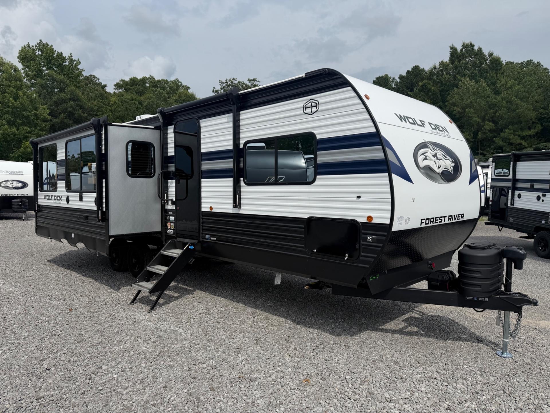 2027 Forest River Cherokee Wolf Den 273XLK