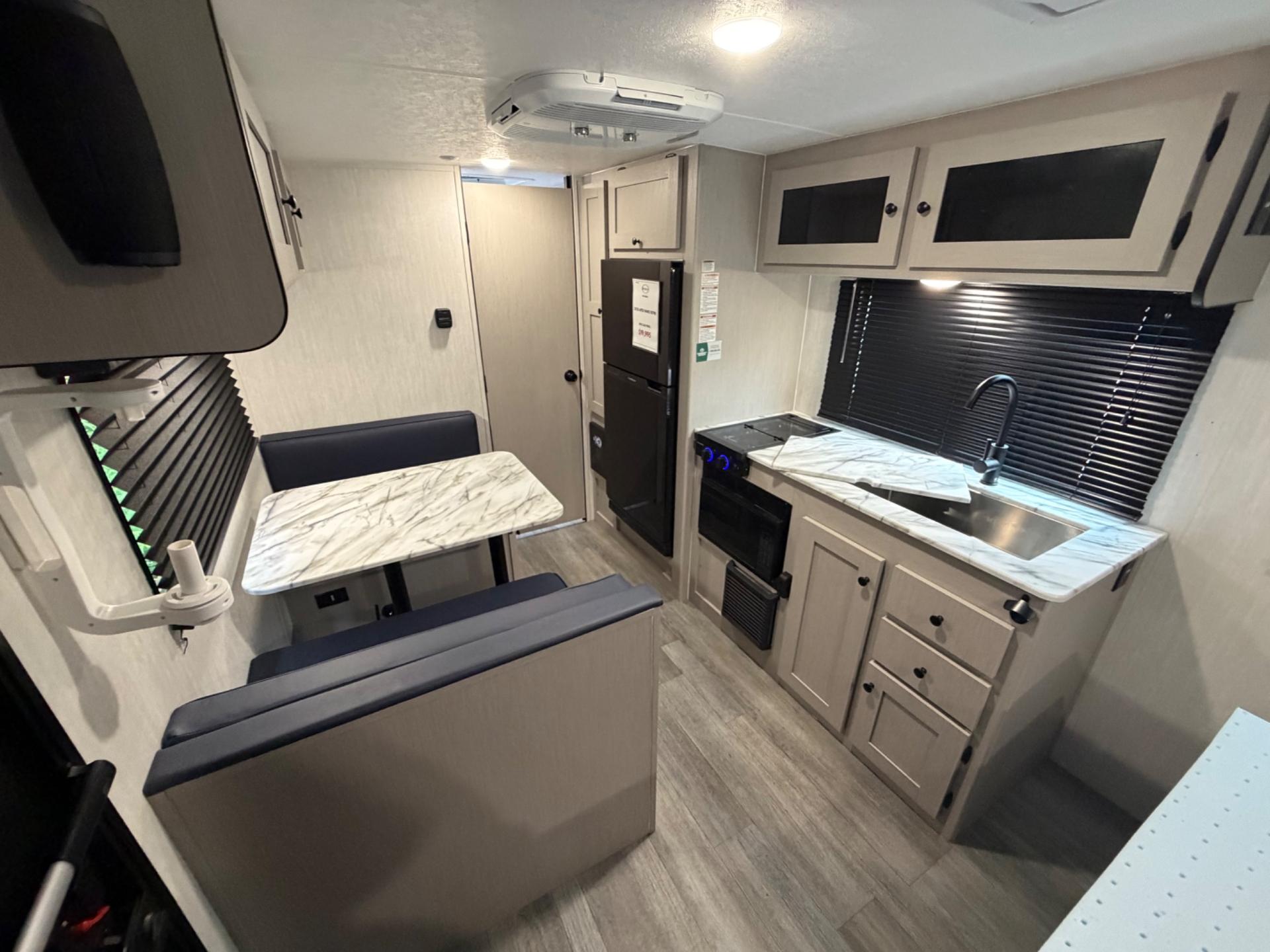 2025 Coachmen 2025 Coachmen Apex Nano - thumbnail 9