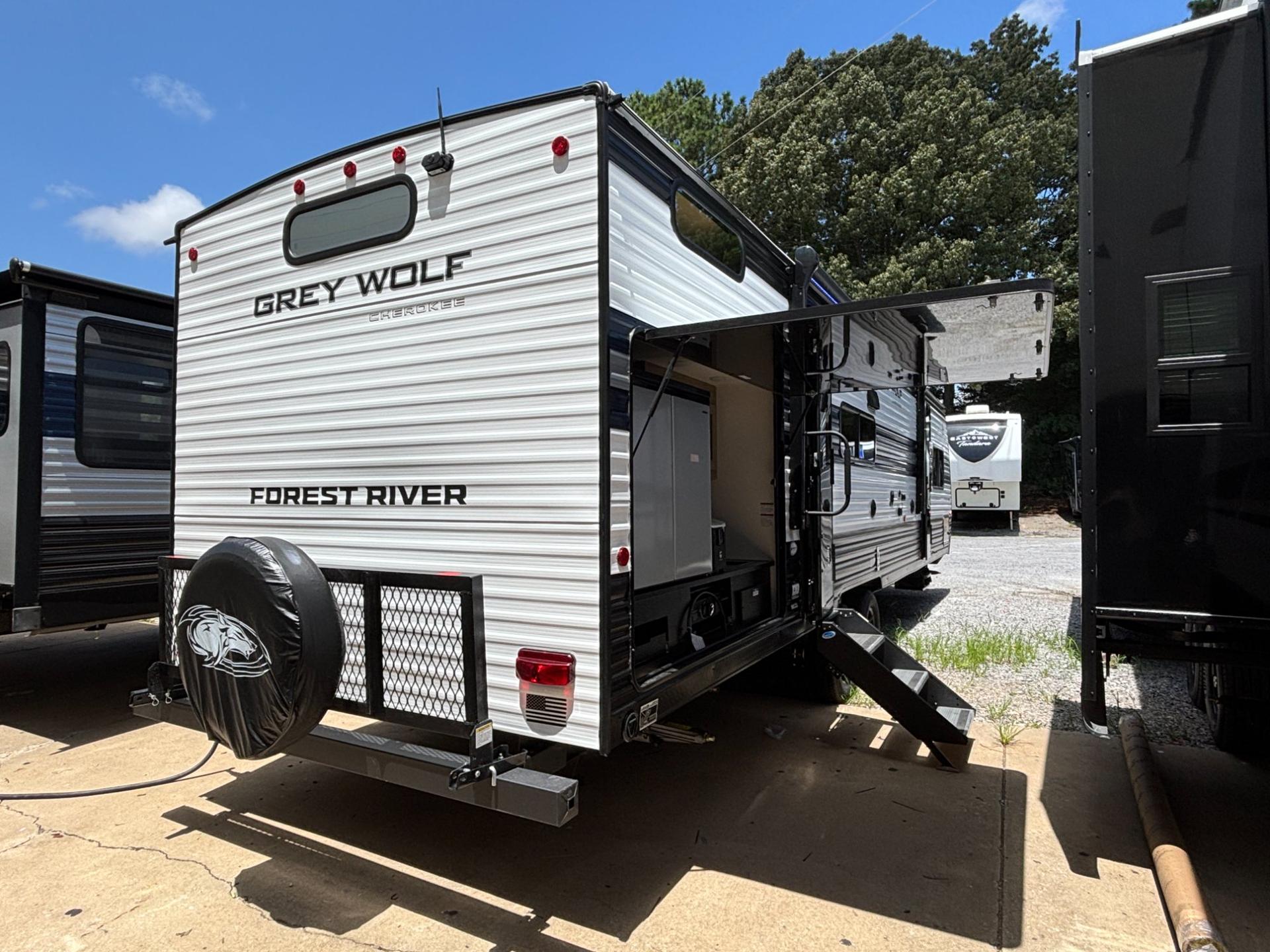 2027 Forest River 2027 Forest River Cherokee Grey Wolf - thumbnail 6