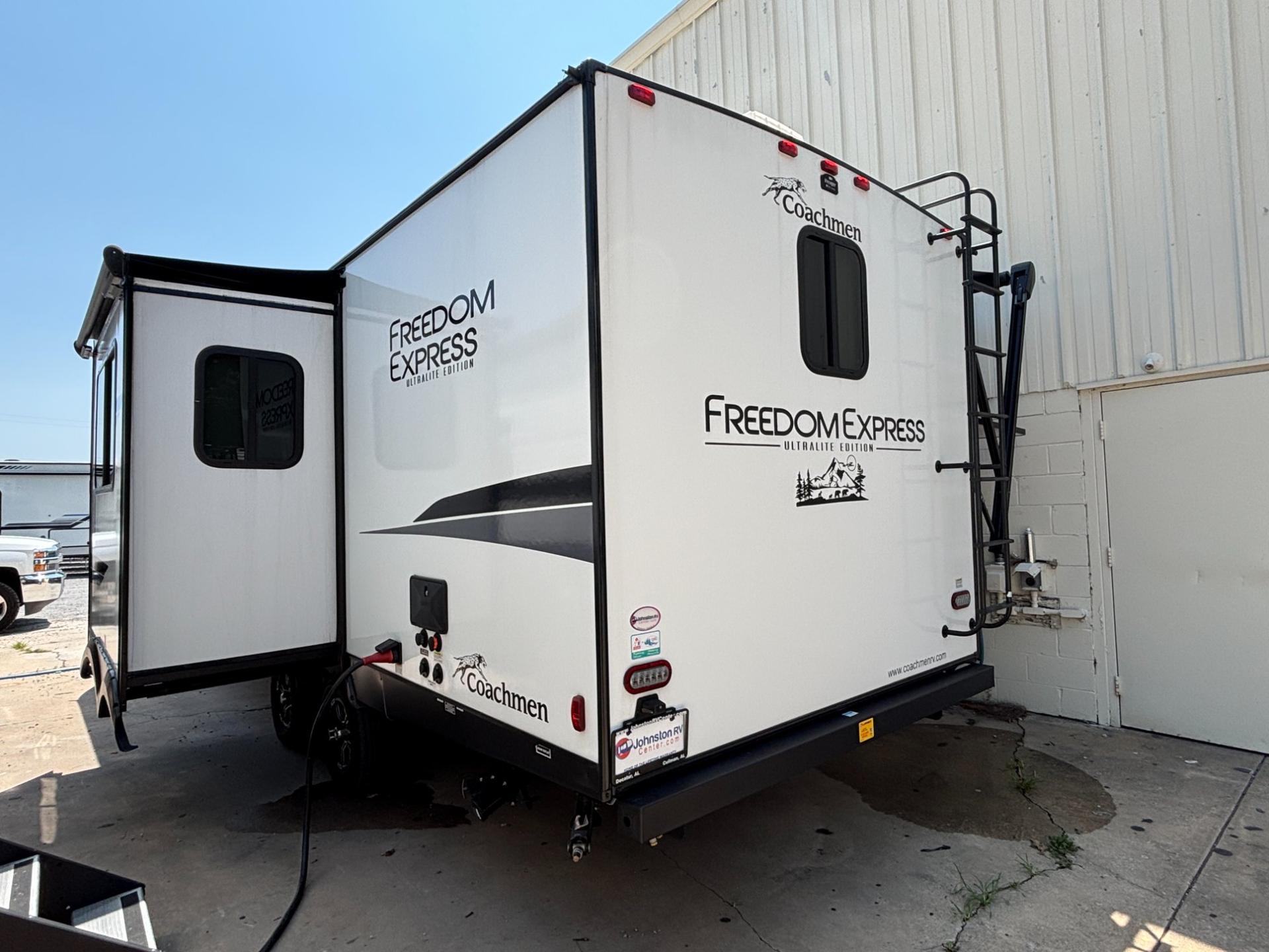 2024 Coachmen 2024 Coachmen Freedom Express Ultra Lite - thumbnail 8