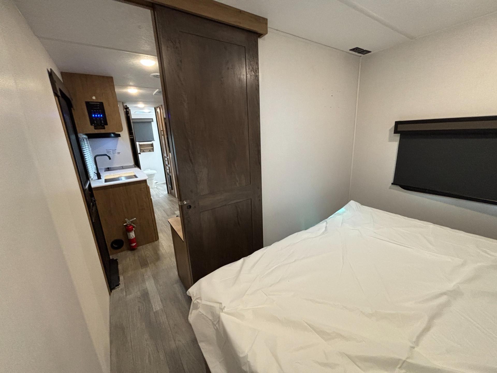 2024 Coachmen 2024 Coachmen Freedom Express Ultra Lite - thumbnail 20