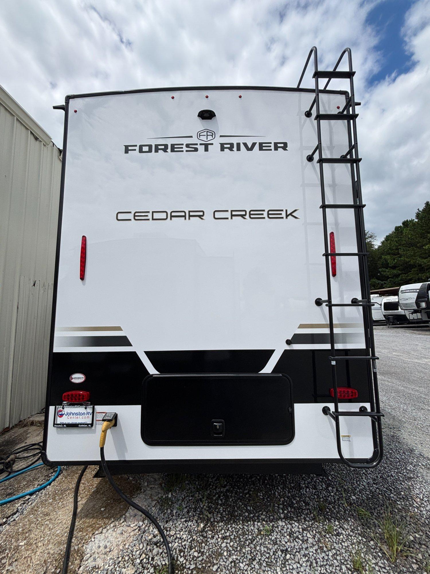 2027 Forest River 2027 Forest River Cedar Creek - thumbnail 7