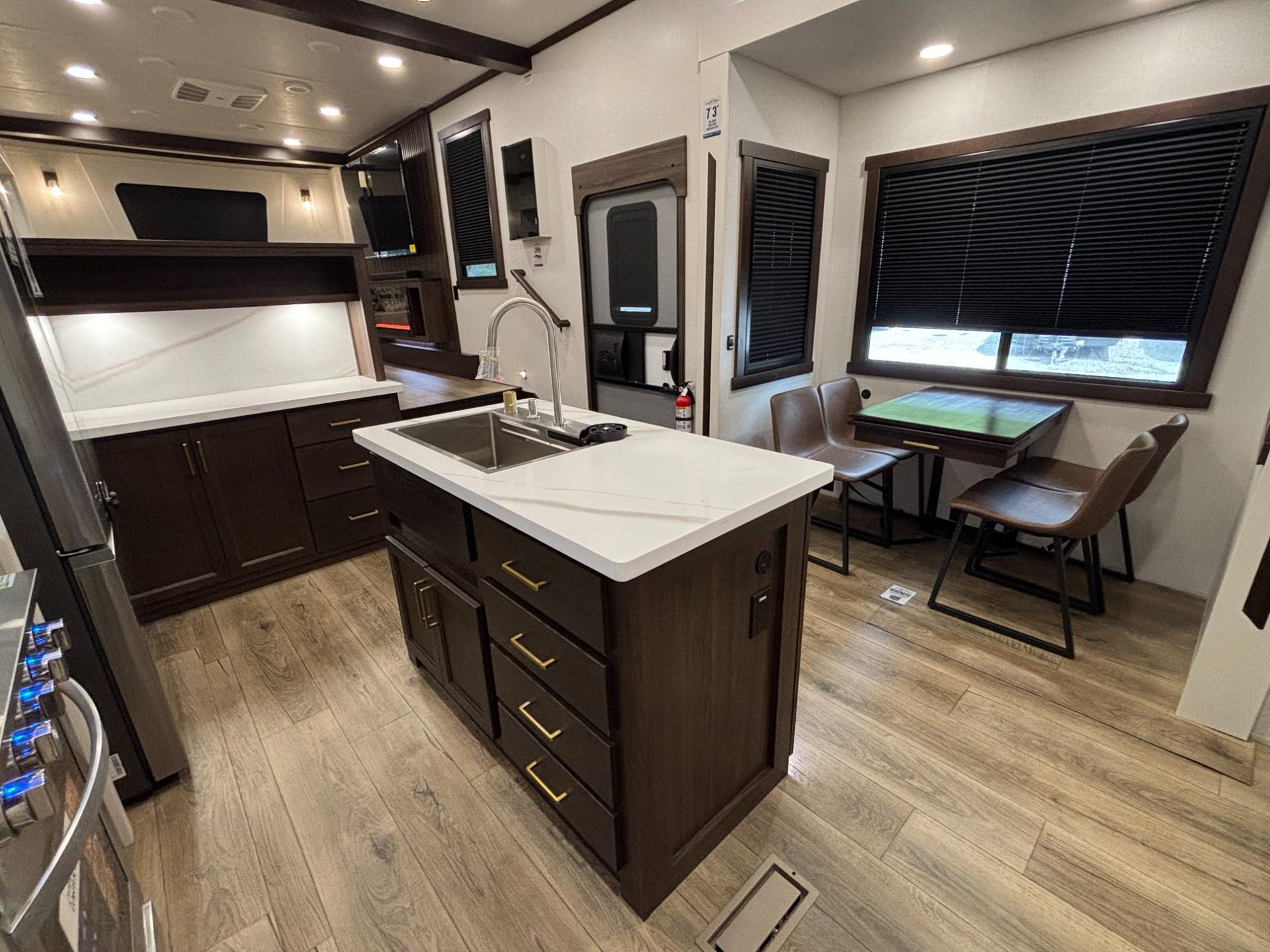 2027 Forest River 2027 Forest River Cedar Creek - thumbnail 13