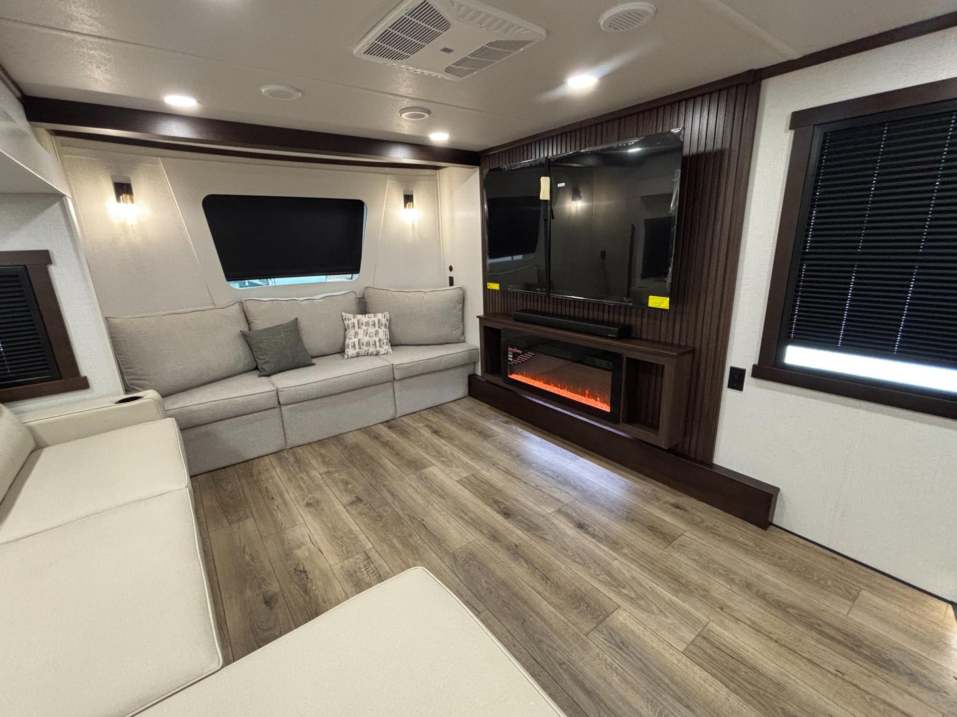 2027 Forest River 2027 Forest River Cedar Creek - thumbnail 16