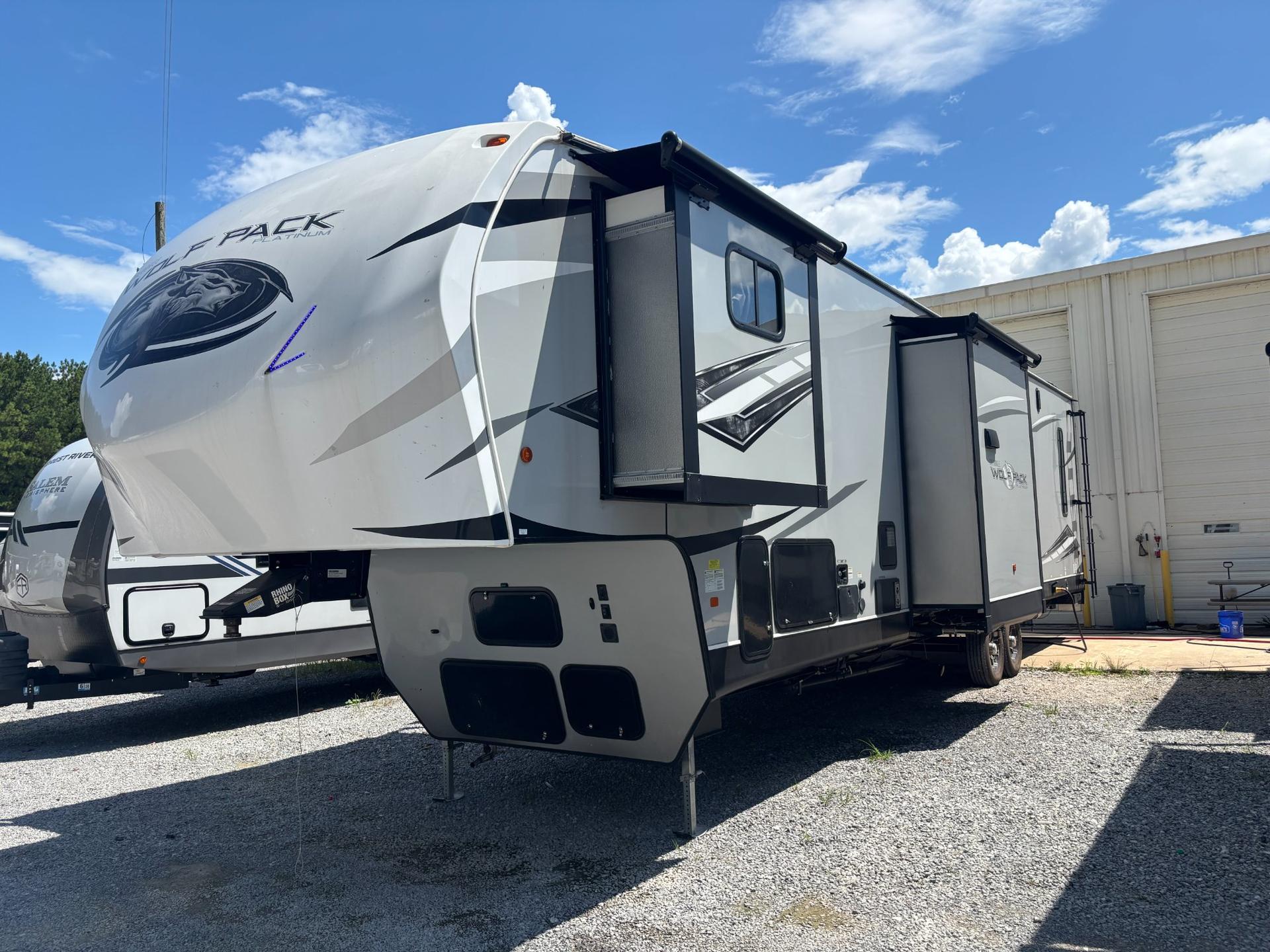2021 Forest River 2021 Forest River Wolf Pack - thumbnail 3