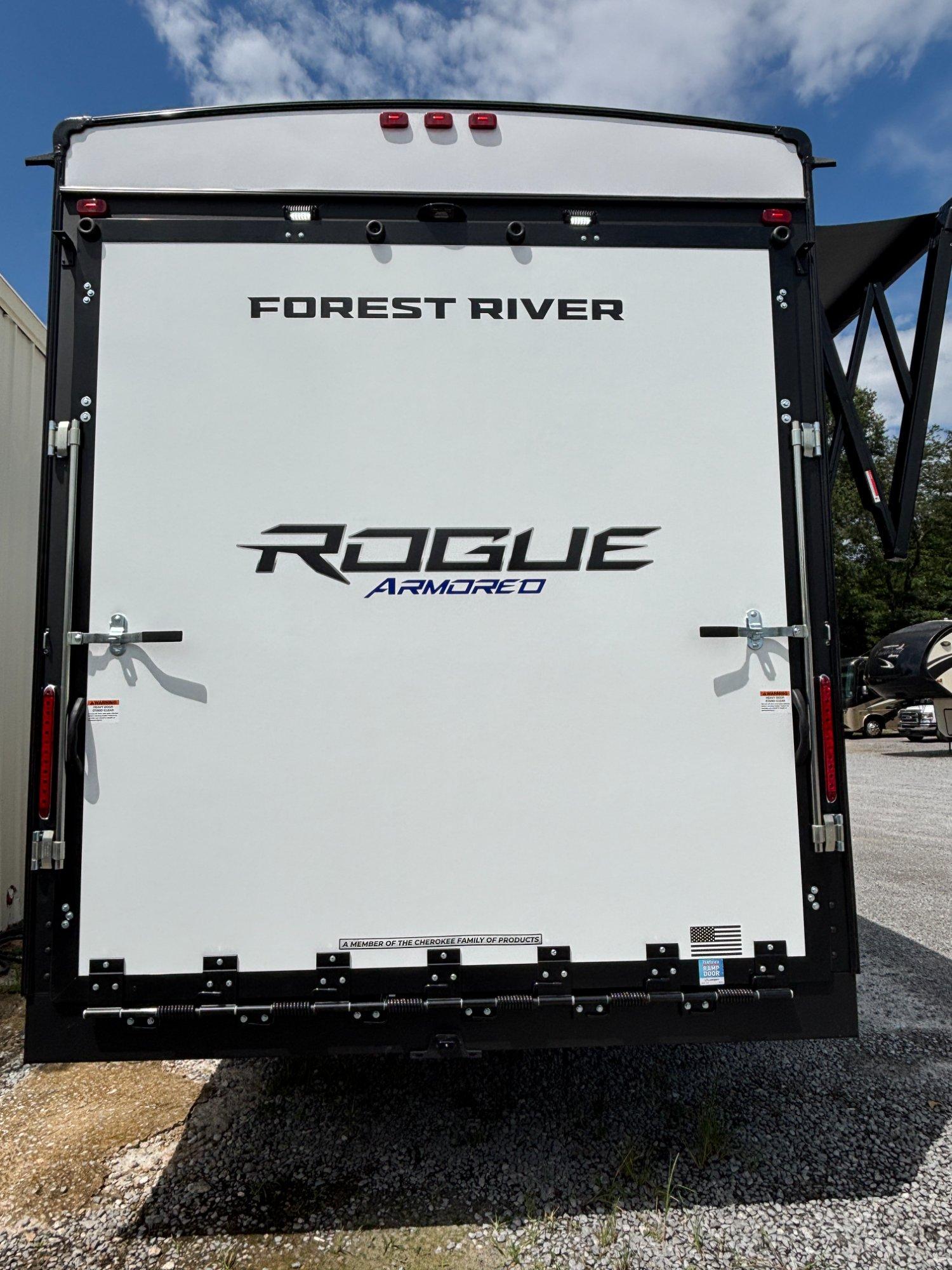 2027 Forest River 2027 Forest River Cherokee Rogue Armored - thumbnail 6