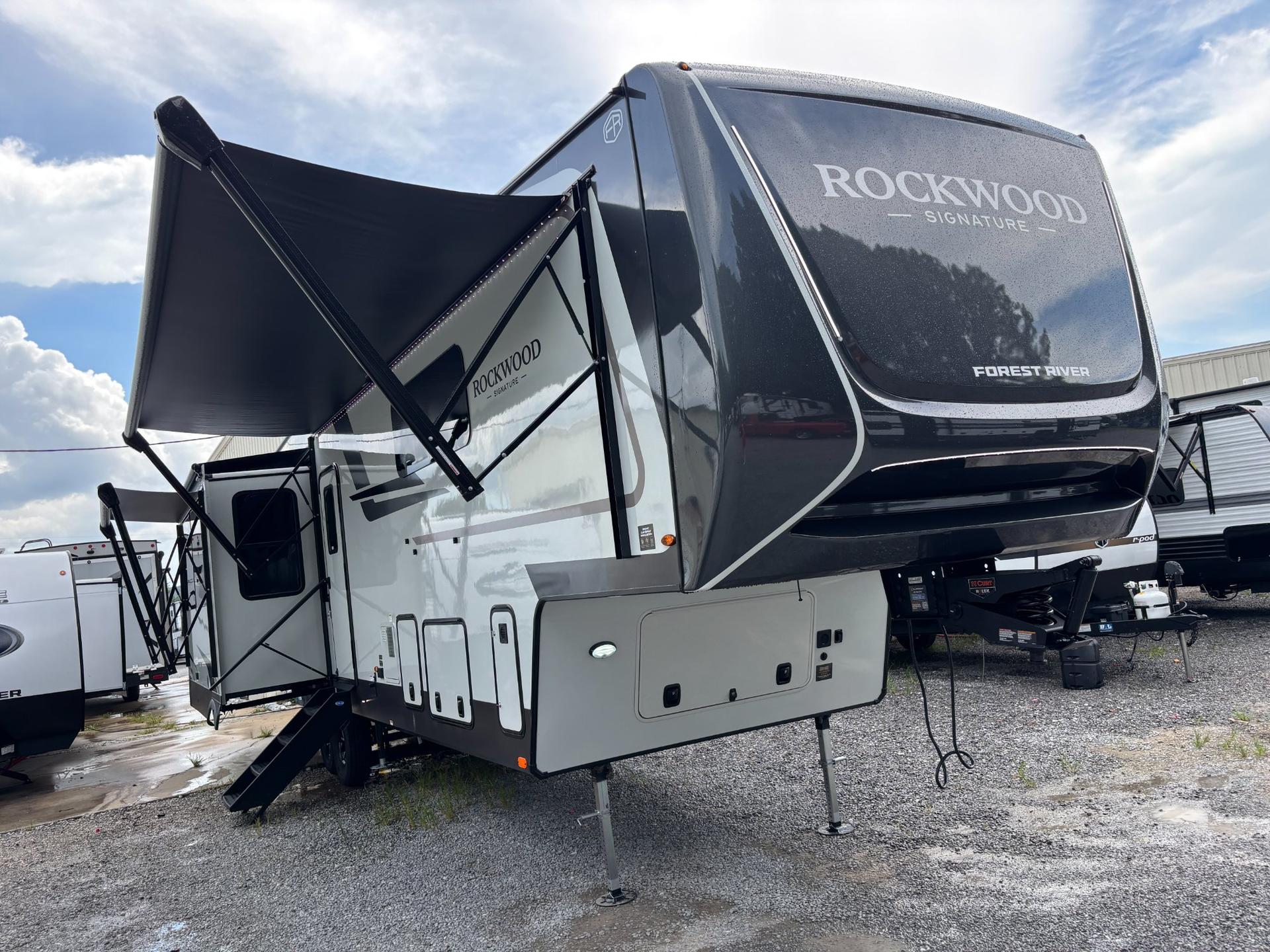 2027 Forest River Rockwood Signature 401SFB