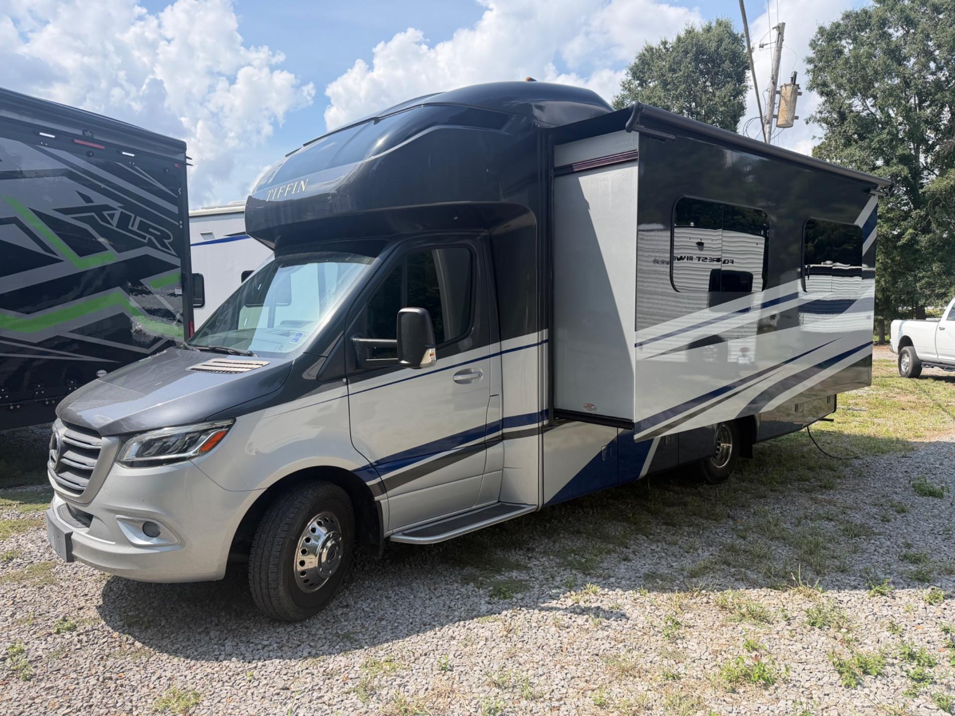 2020 Tiffin 2020 Tiffin Wayfarer - thumbnail 3