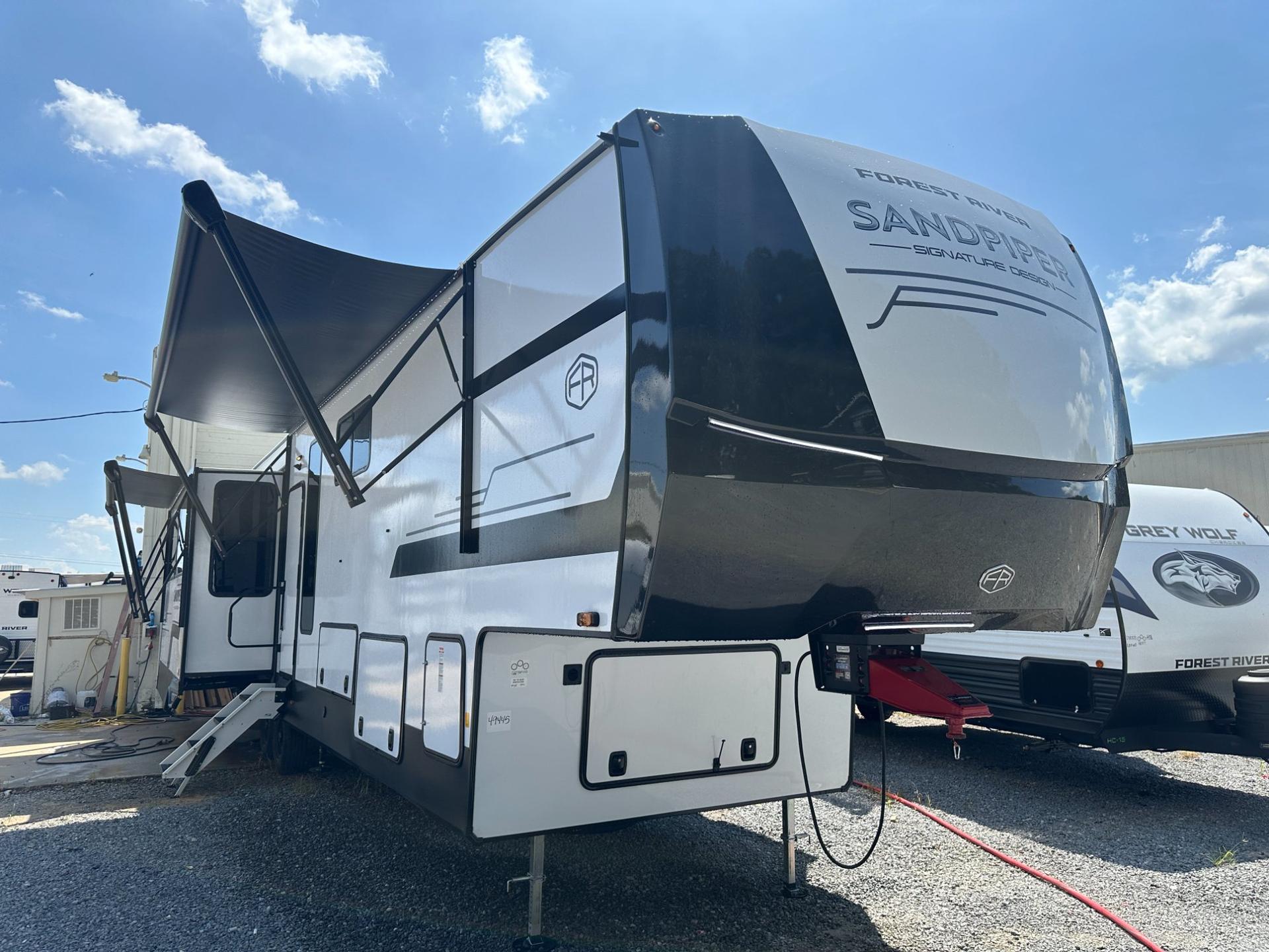 2027 Forest River Sandpiper 3900HBLR