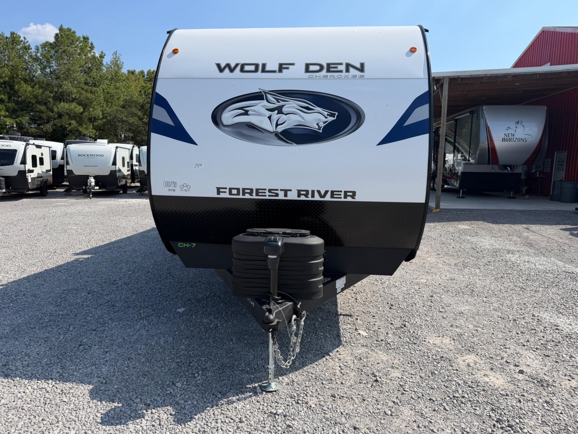 2027 Forest River 2027 Forest River Cherokee Wolf Den - thumbnail 5