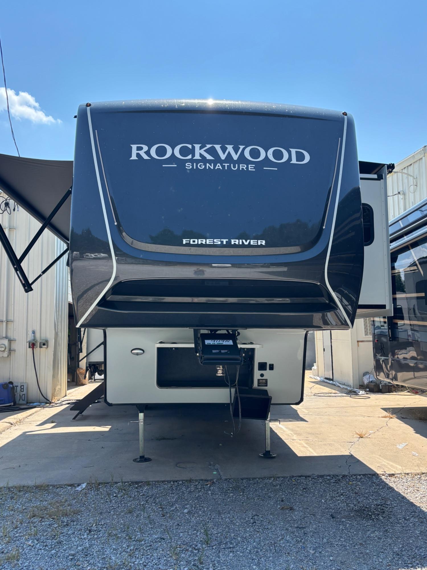 2027 Forest River 2027 Forest River Rockwood Signature - thumbnail 5