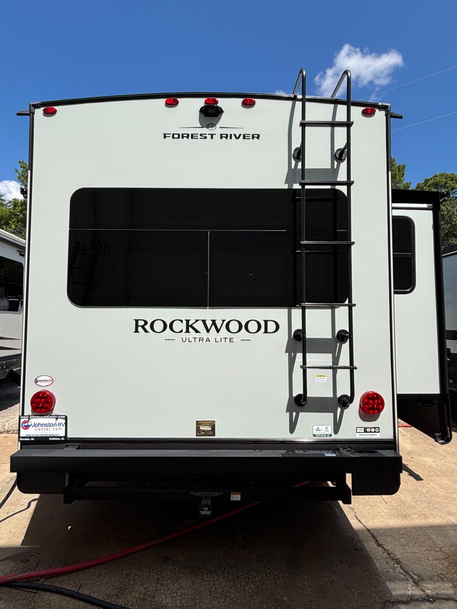 2027 Forest River 2027 Forest River Rockwood Ultra Lite - thumbnail 7
