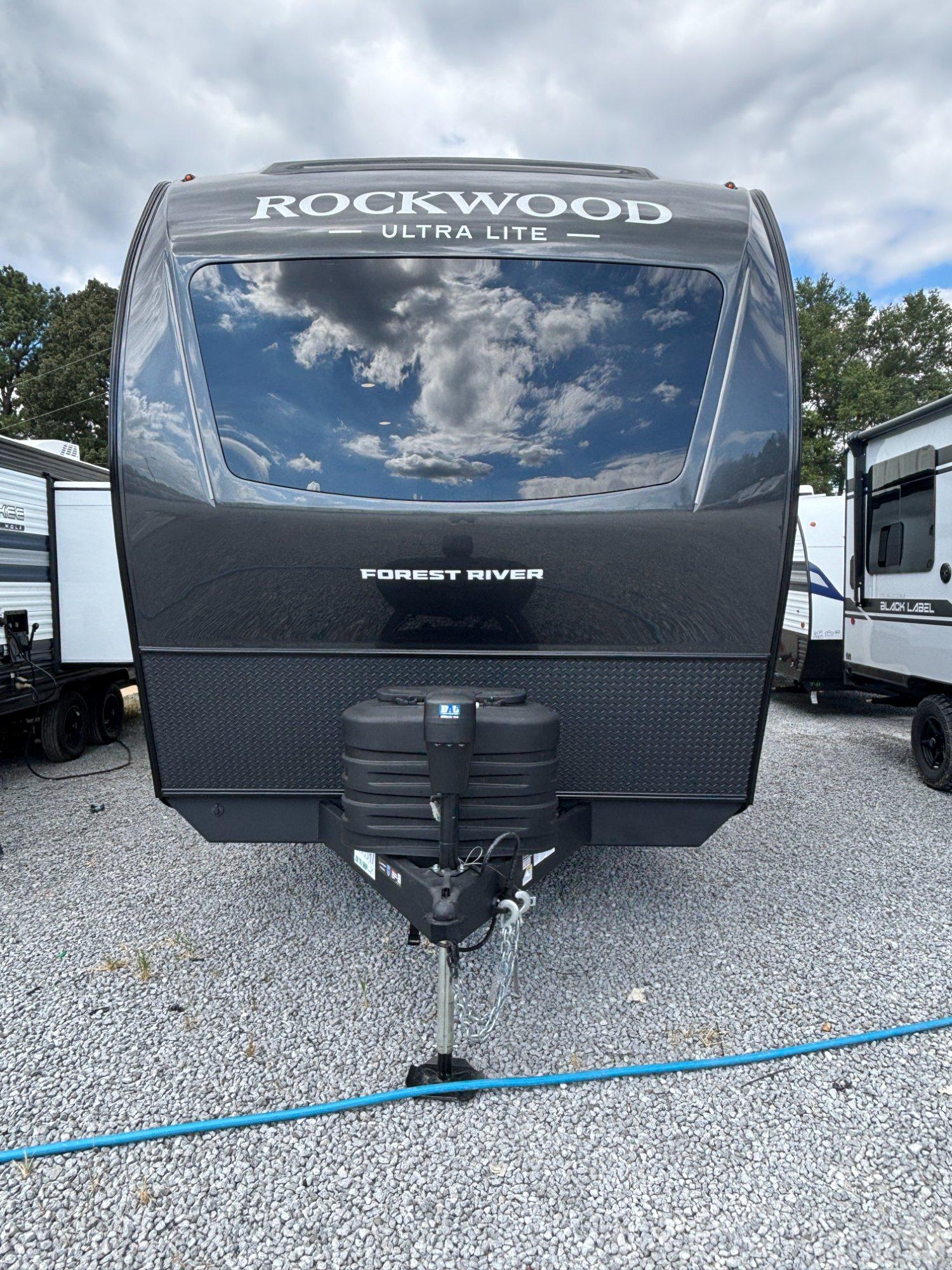 2027 Forest River 2027 Forest River Rockwood Ultra Lite - thumbnail 5