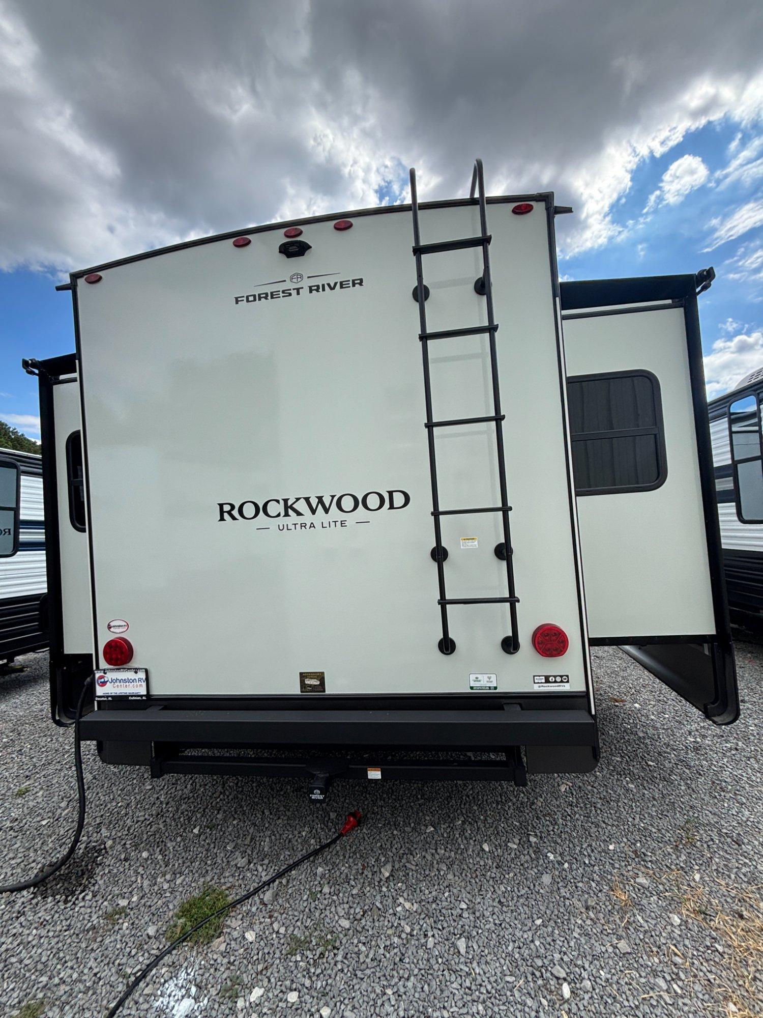2027 Forest River 2027 Forest River Rockwood Ultra Lite - thumbnail 7