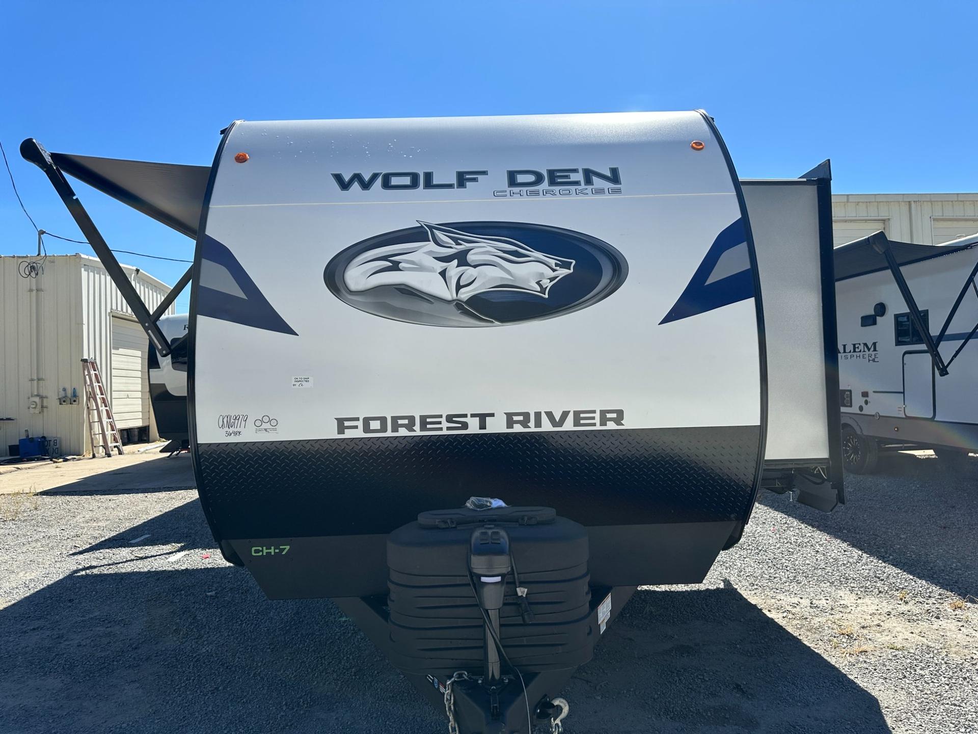 2027 Forest River 2027 Forest River Cherokee Wolf Den - thumbnail 3