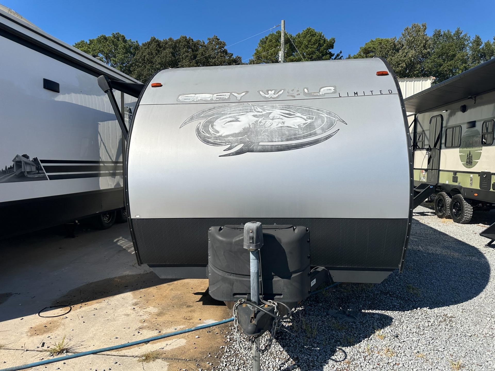 2019 Forest River 2019 Forest River Cherokee Grey Wolf - thumbnail 2