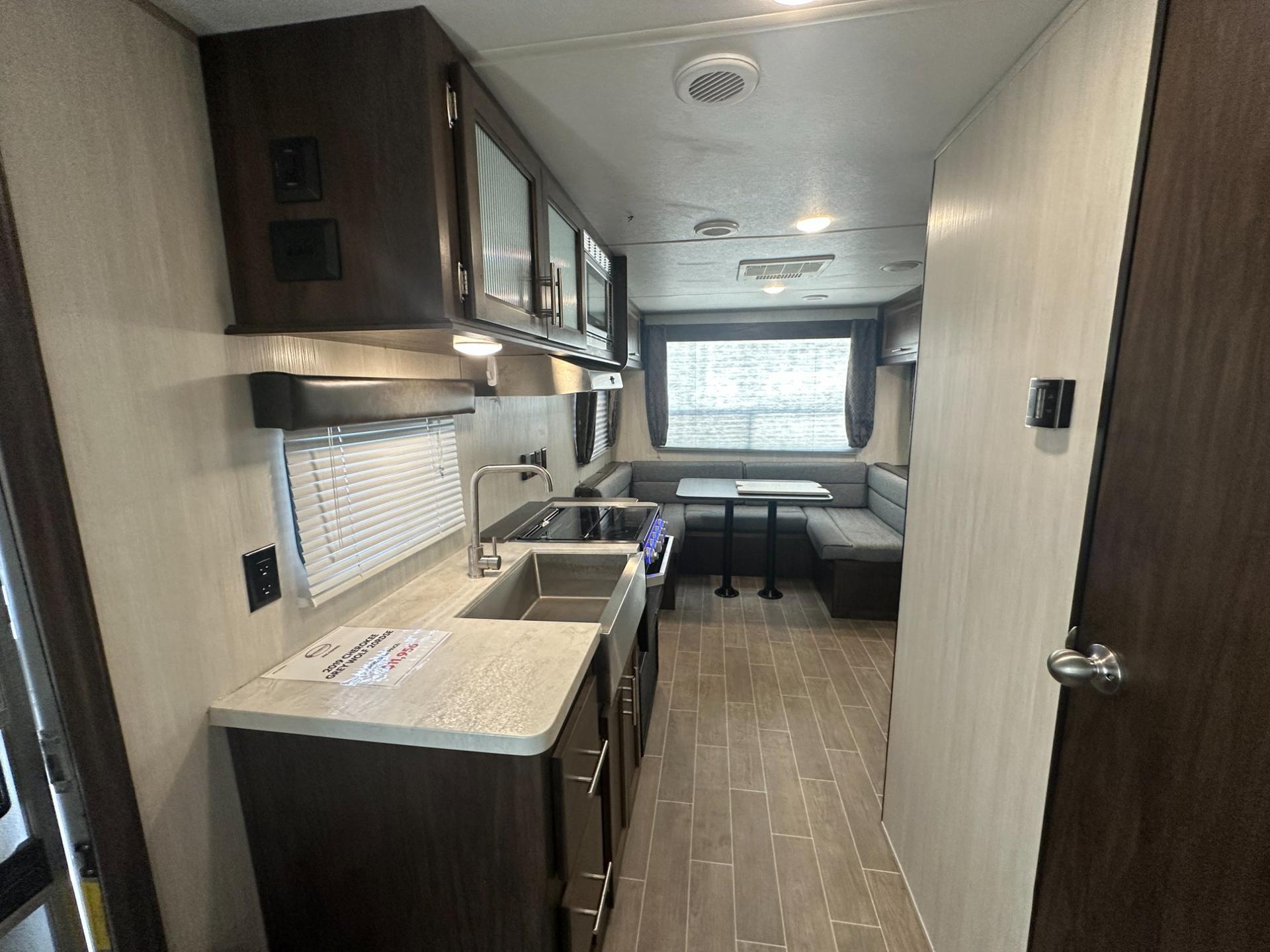 2019 Forest River 2019 Forest River Cherokee Grey Wolf - thumbnail 8