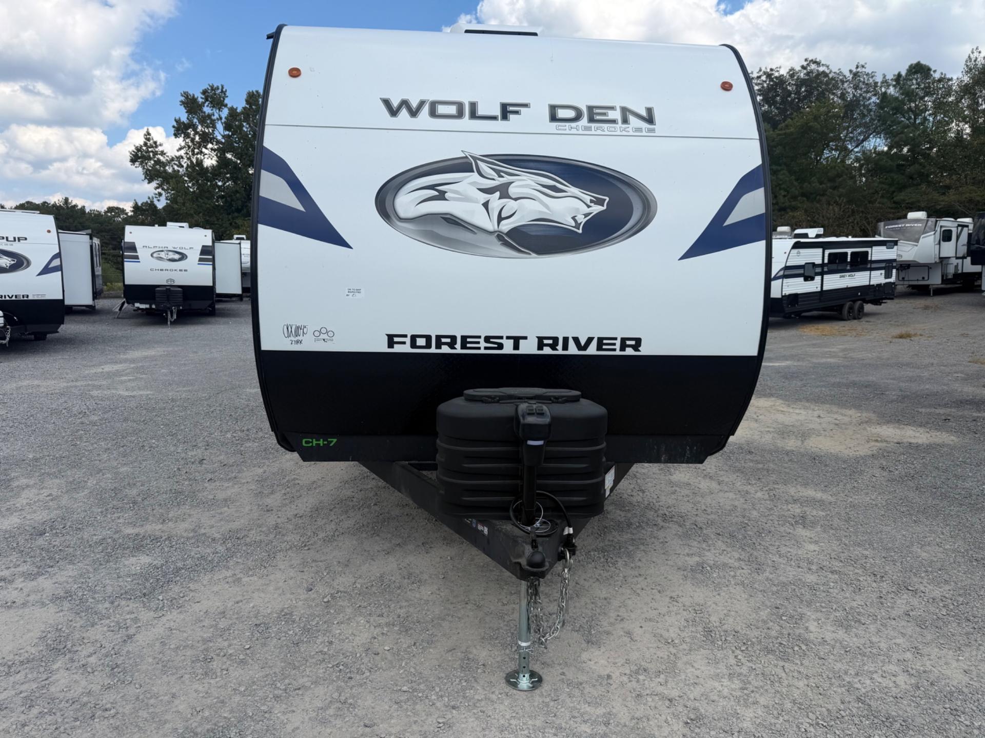 2027 Forest River 2027 Forest River Cherokee Wolf Den - thumbnail 5