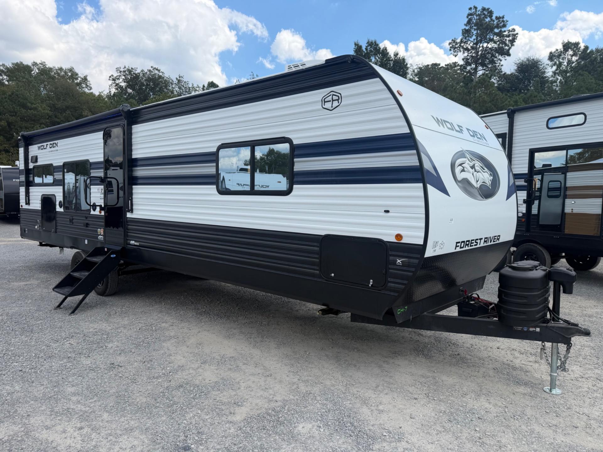 2027 Forest River Cherokee Wolf Den 271RK