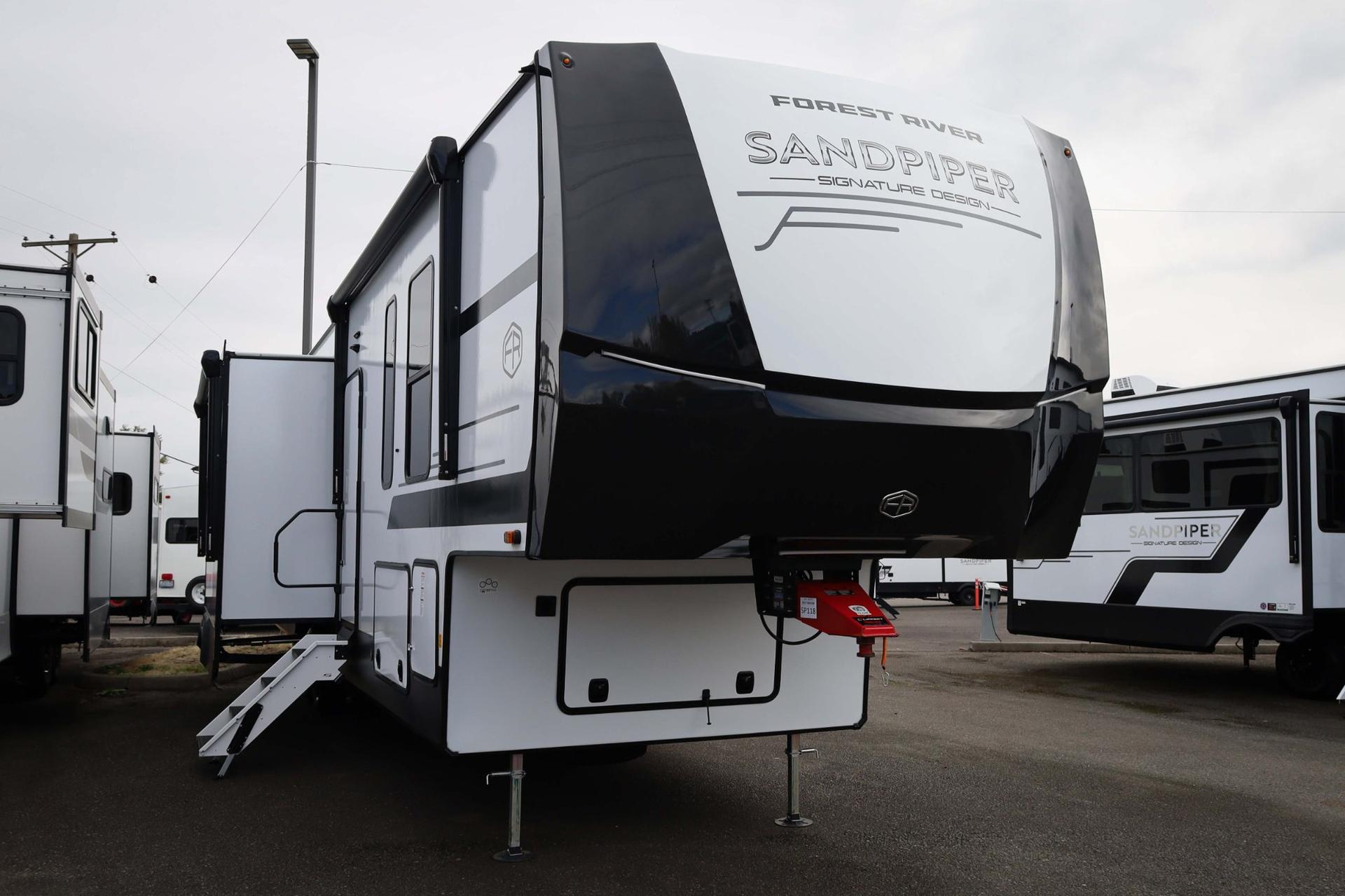 2027 Sandpiper 3905DB 3905DB