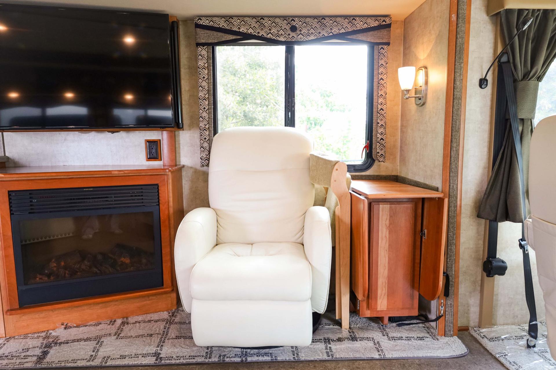 2015 Itasca Suncruiser 2015 Itasca Suncruiser 32V - thumbnail 26