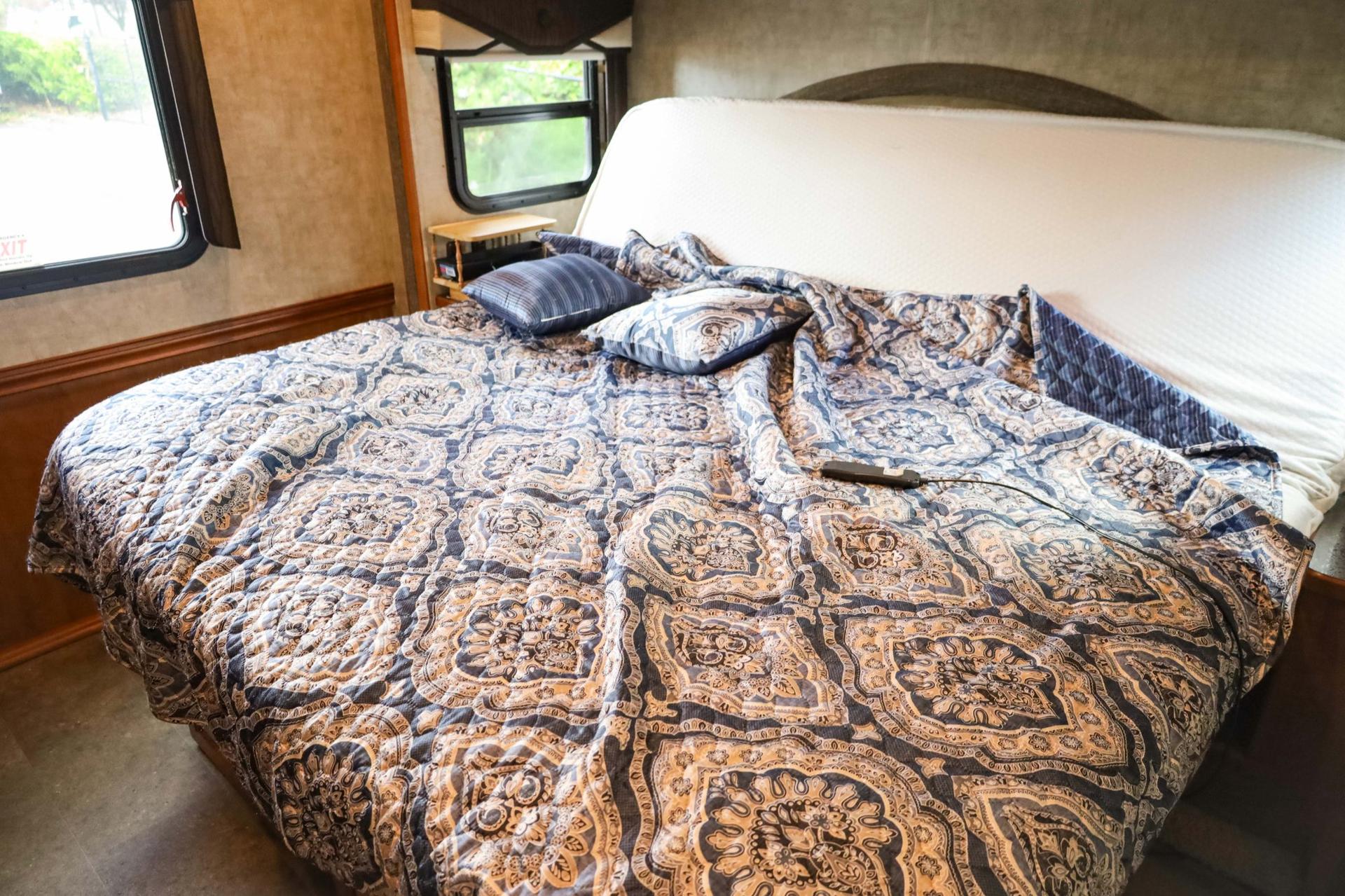 2015 Itasca Suncruiser 2015 Itasca Suncruiser 32V - thumbnail 9