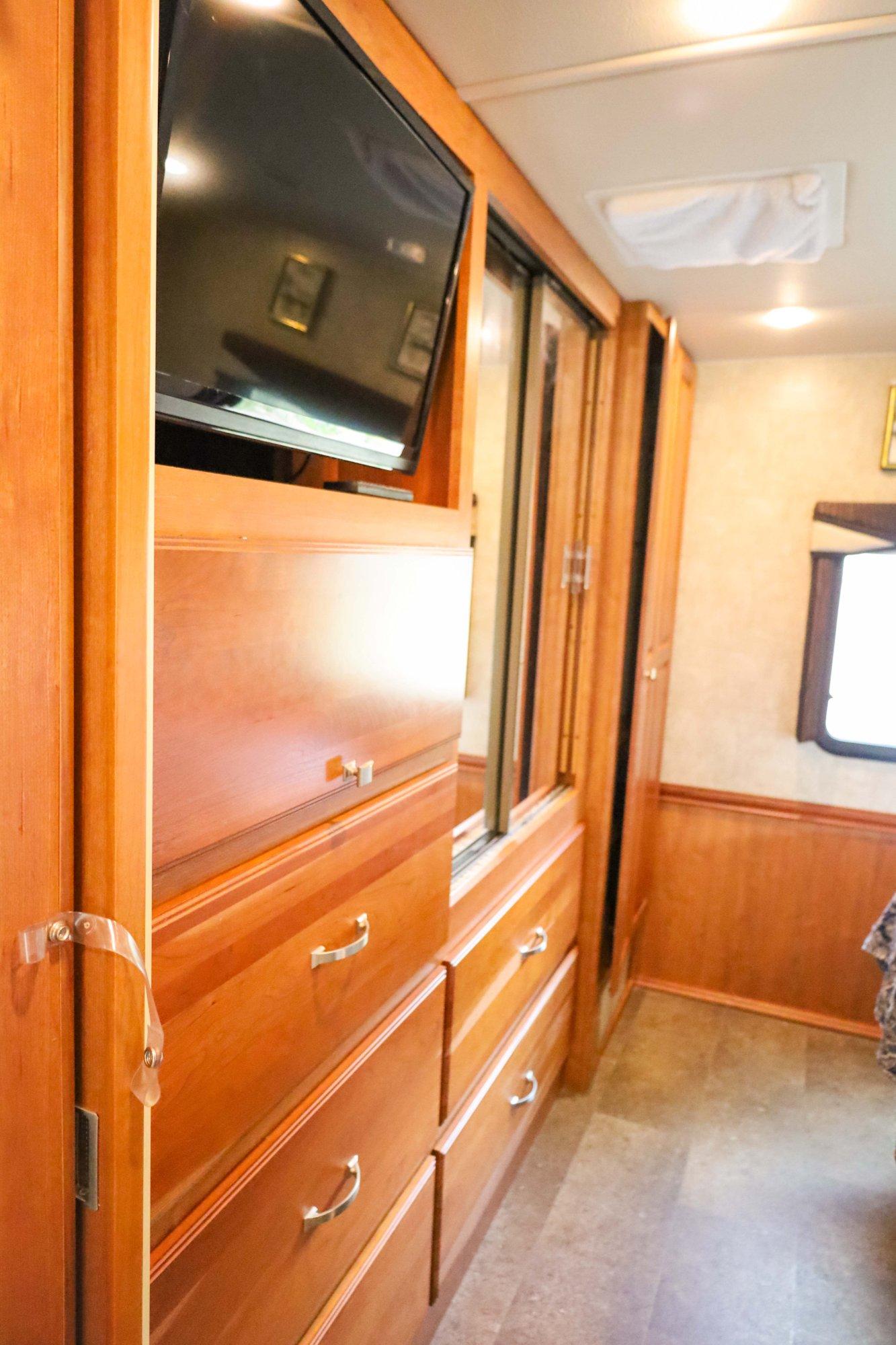 2015 Itasca Suncruiser 2015 Itasca Suncruiser 32V - thumbnail 7