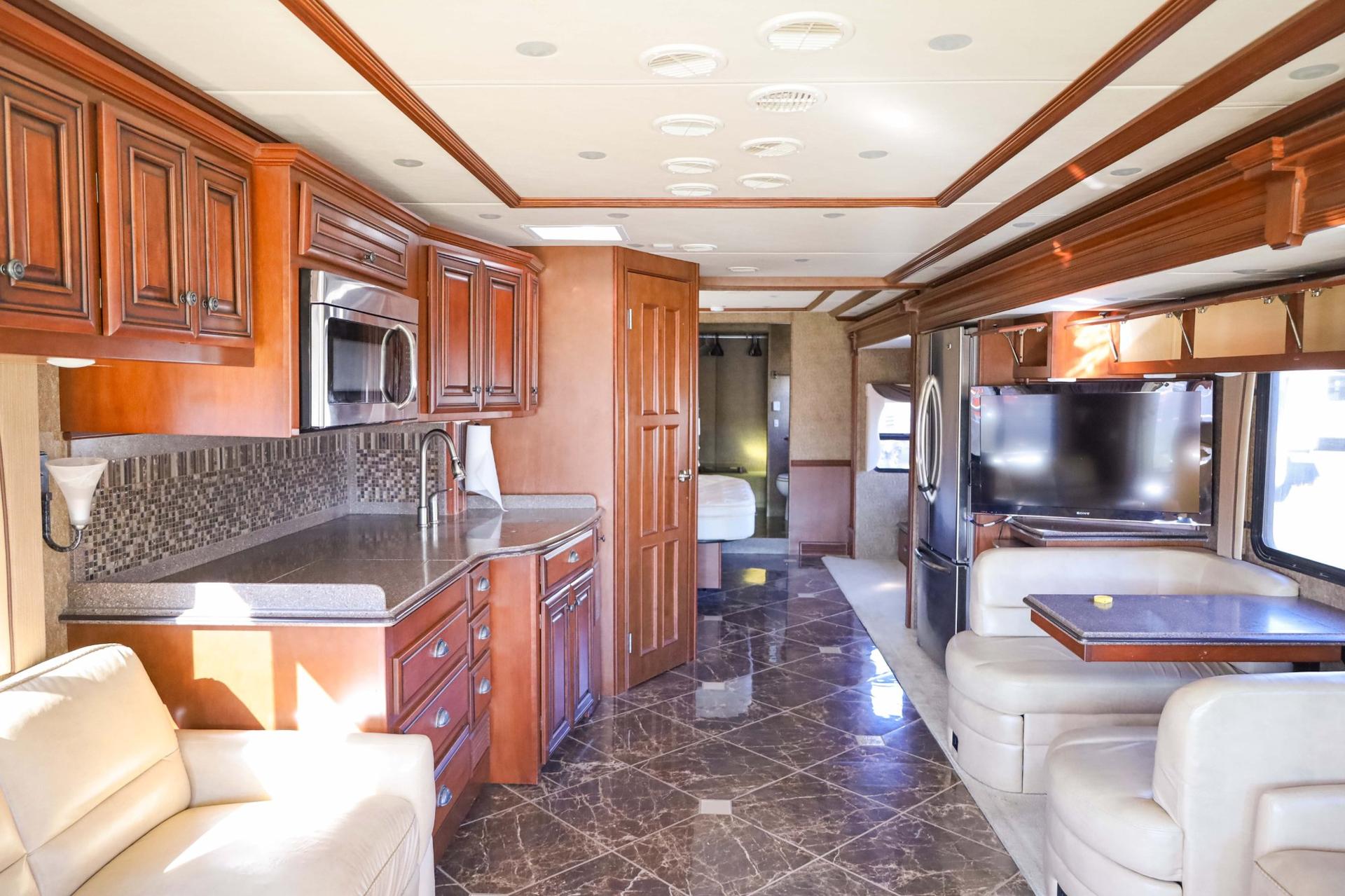 2013 Newmar 2013 Newmar Dutchstar 4347 - thumbnail 7