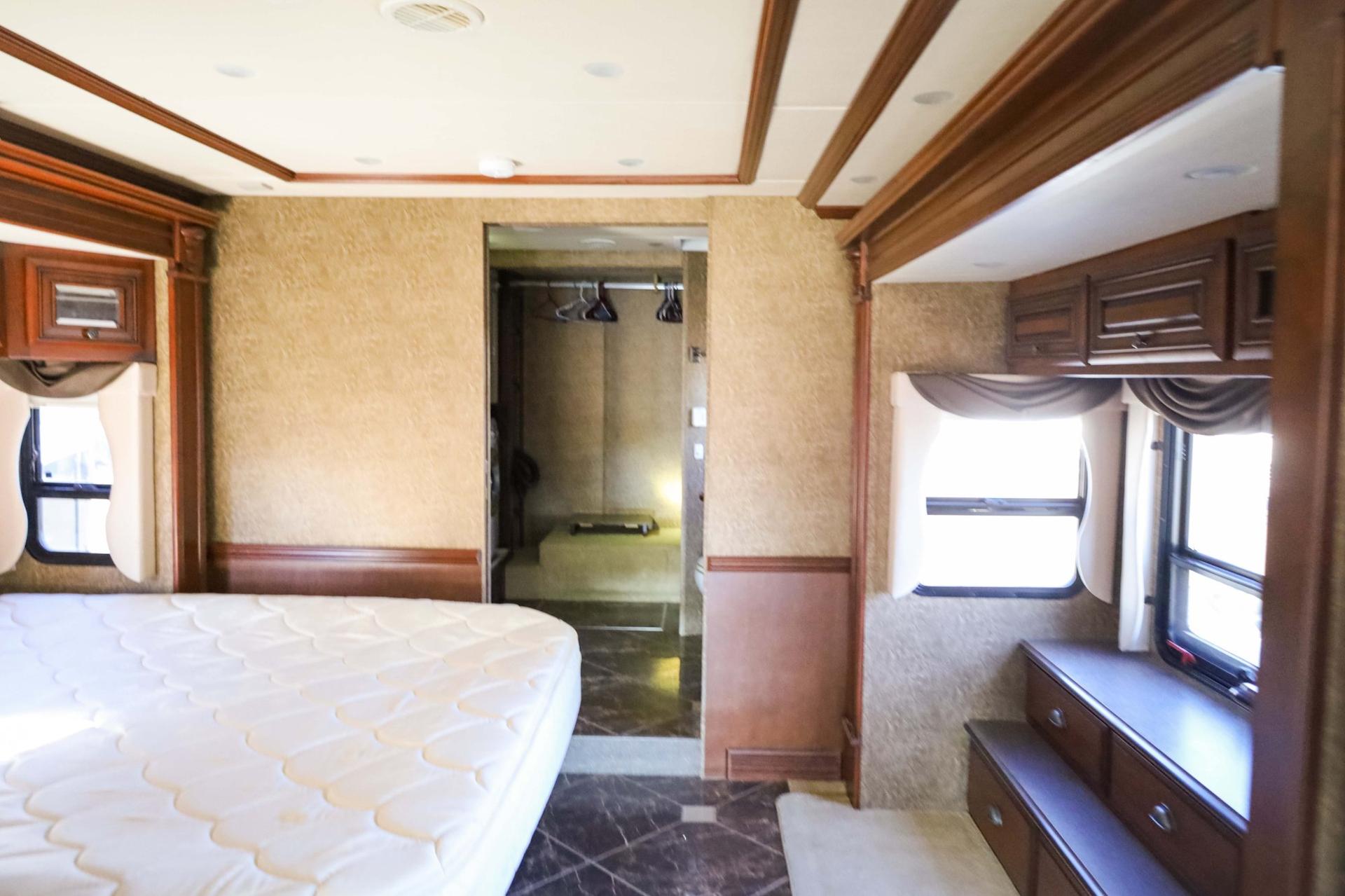 2013 Newmar 2013 Newmar Dutchstar 4347 - thumbnail 24