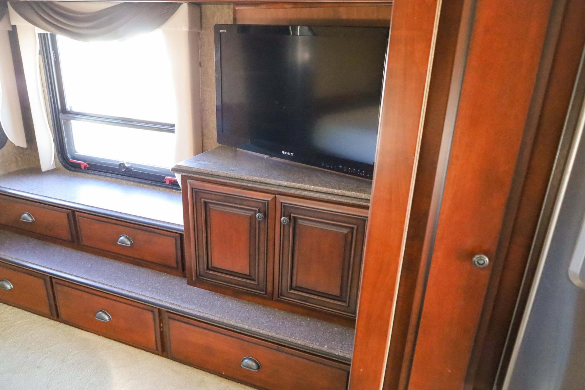 2013 Newmar 2013 Newmar Dutchstar 4347 - thumbnail 38