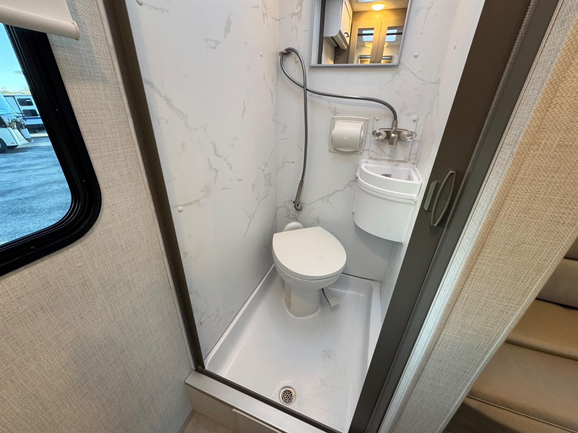 2026 Thor Motor Coach 2026 Thor Motor Coach Quantum - thumbnail 18