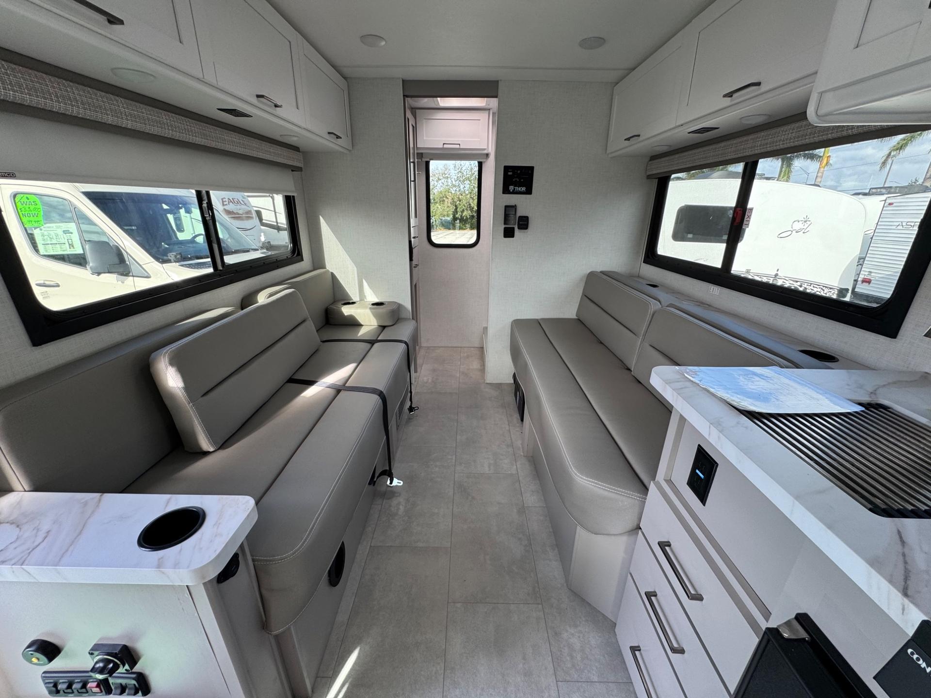 2026 Thor Motor Coach 2026 Thor Motor Coach Quantum - thumbnail 7