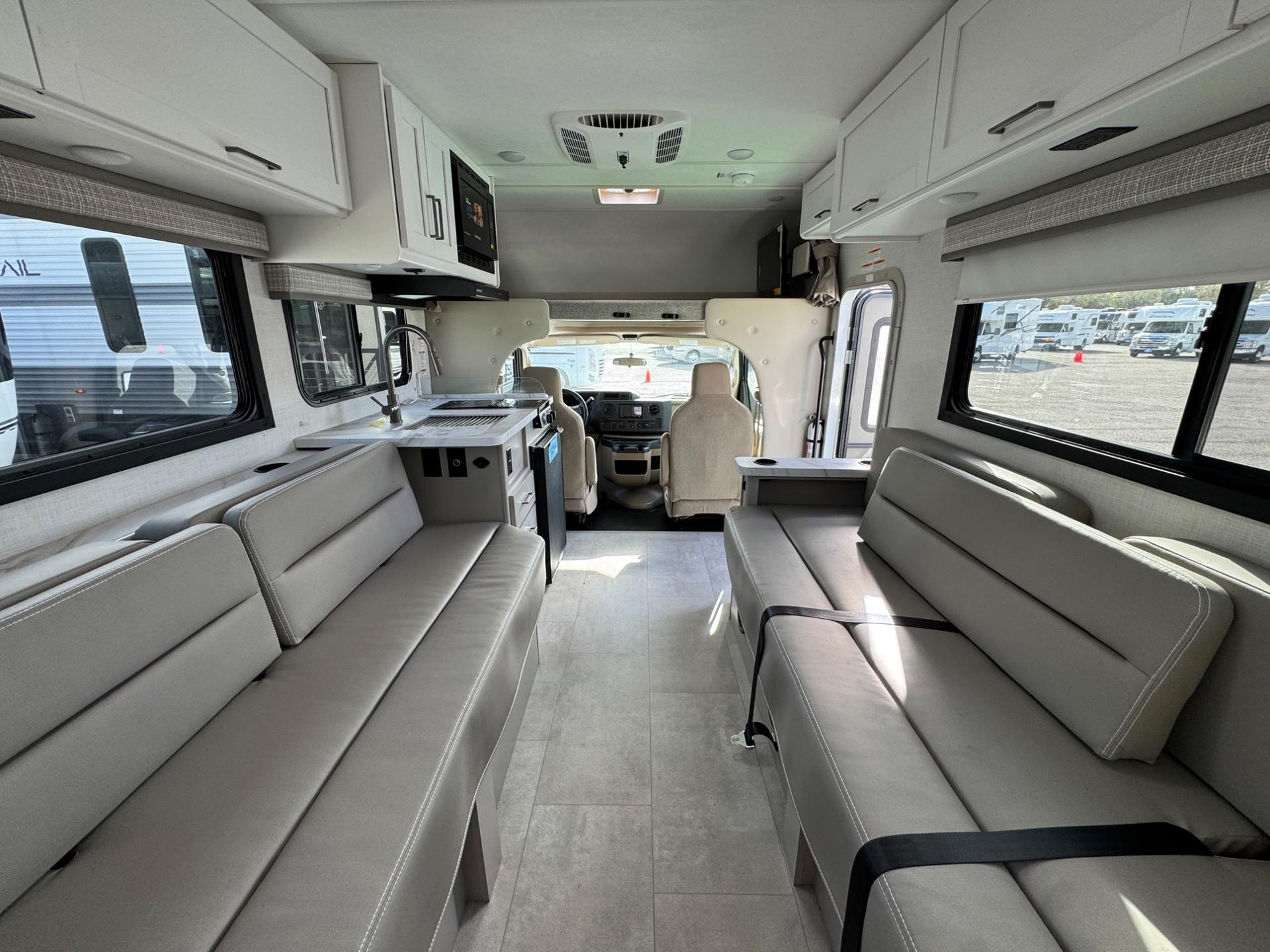 2026 Thor Motor Coach 2026 Thor Motor Coach Quantum - thumbnail 8