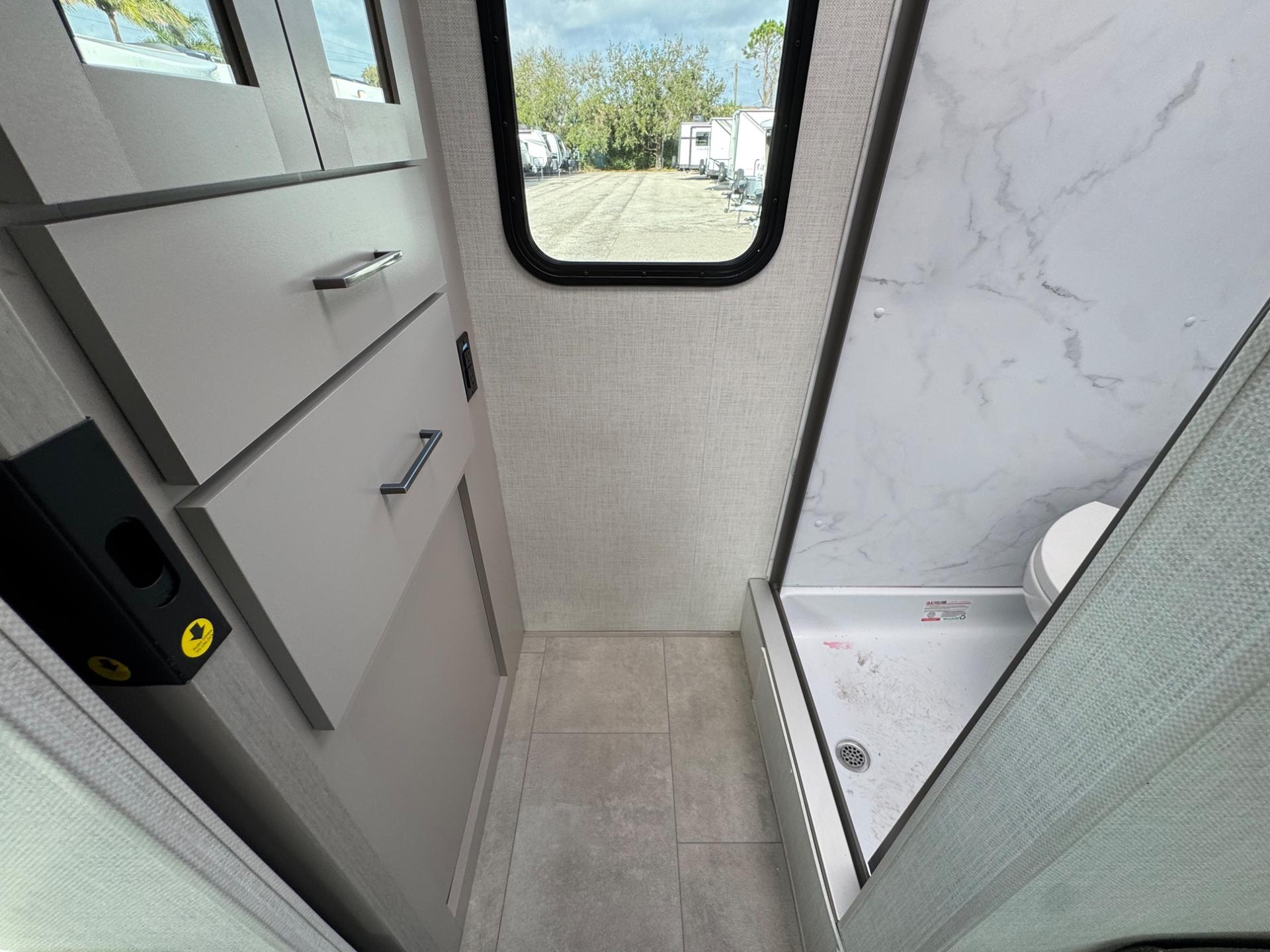 2026 Thor Motor Coach 2026 Thor Motor Coach Quantum - thumbnail 15